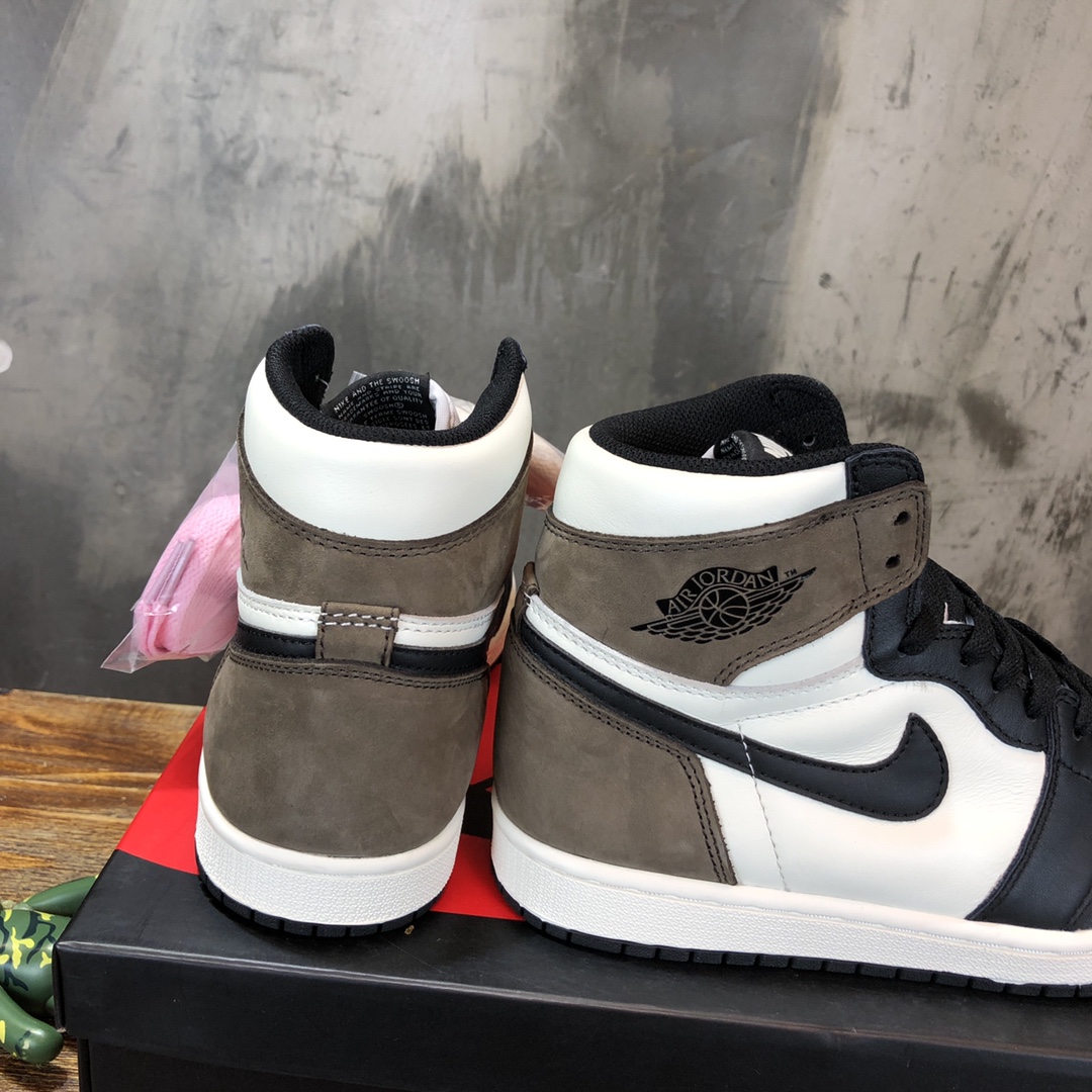 Nike Air Jordan 1 Retro Og “Dark Mocha” Sneaker