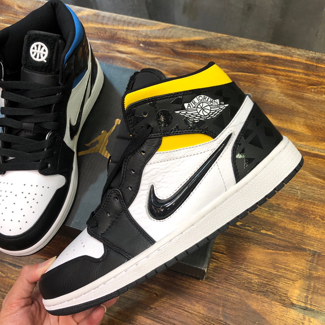 NIKE Air Jordan 1 Middle sneaker