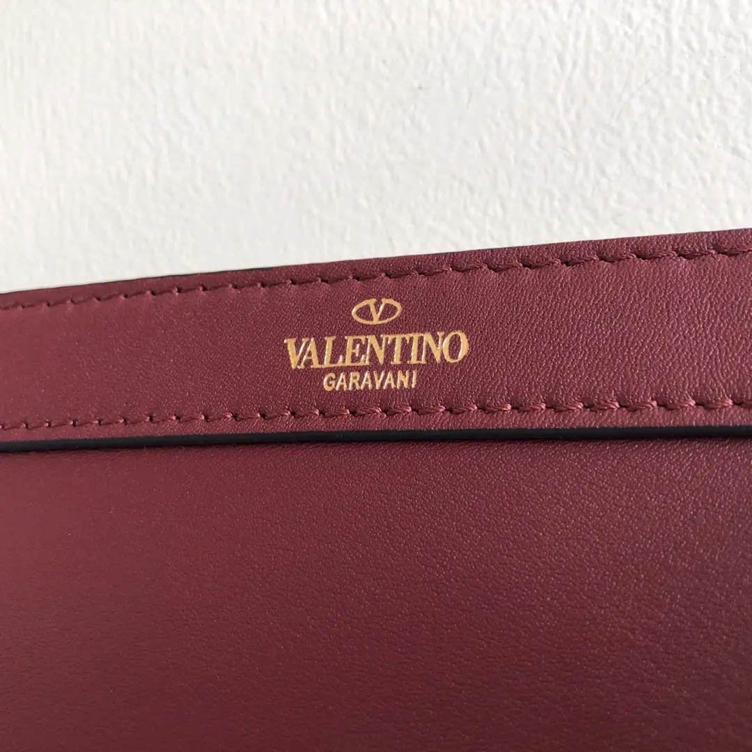 Valen Garavani Vring Handbags