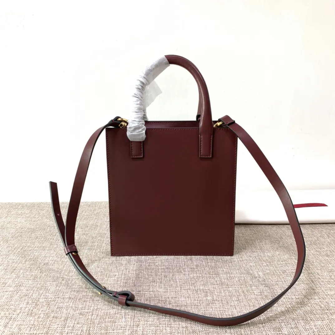 Valen Garavani VLOGO Walk Handbags