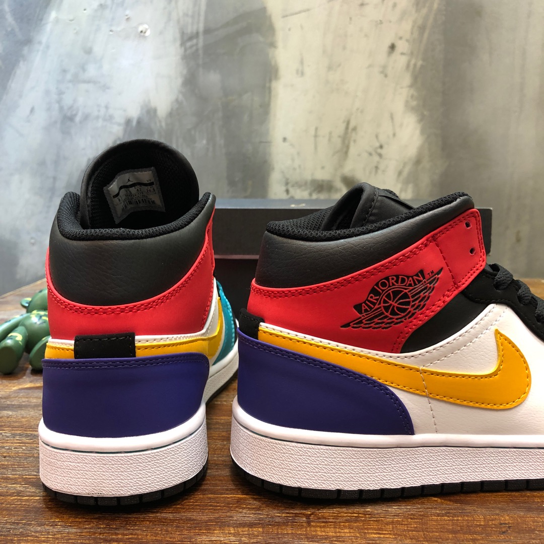 NIKE Air Jordan 1 Middle sneaker