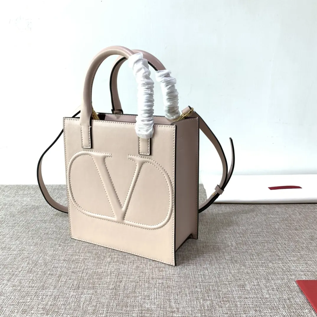 Valen Garavani VLOGO Walk Handbags