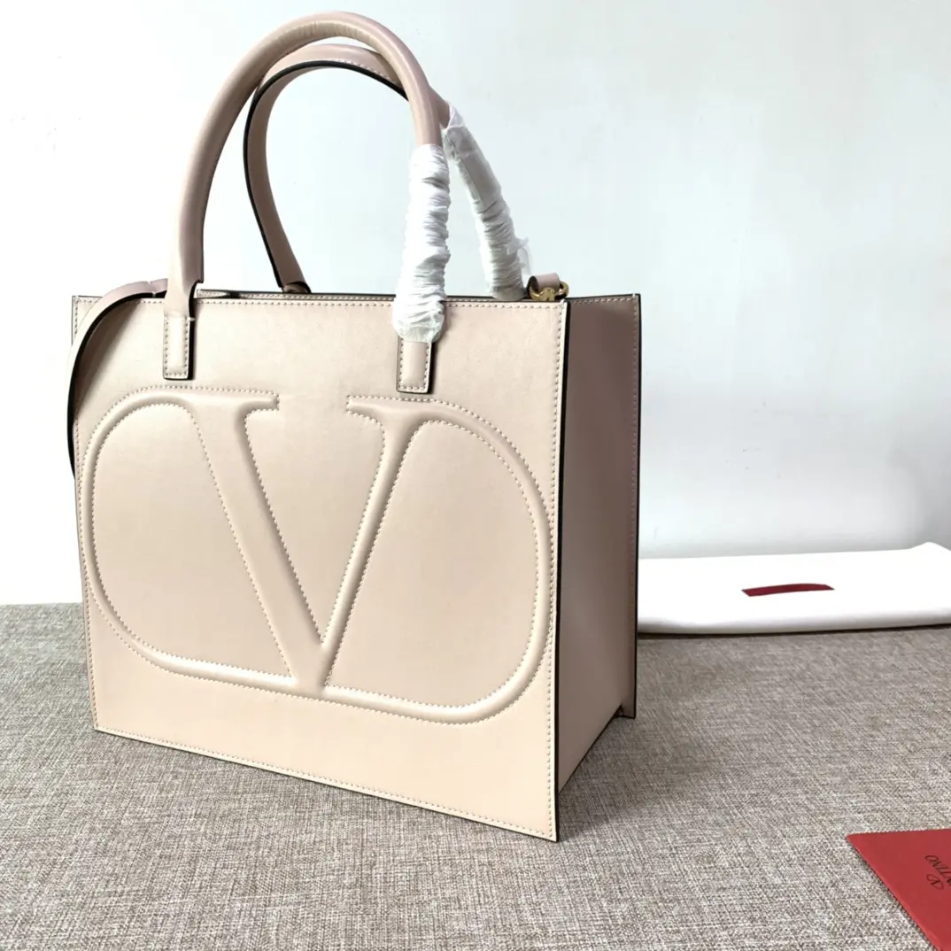 Valen Garavani VLOGO Walk Handbags