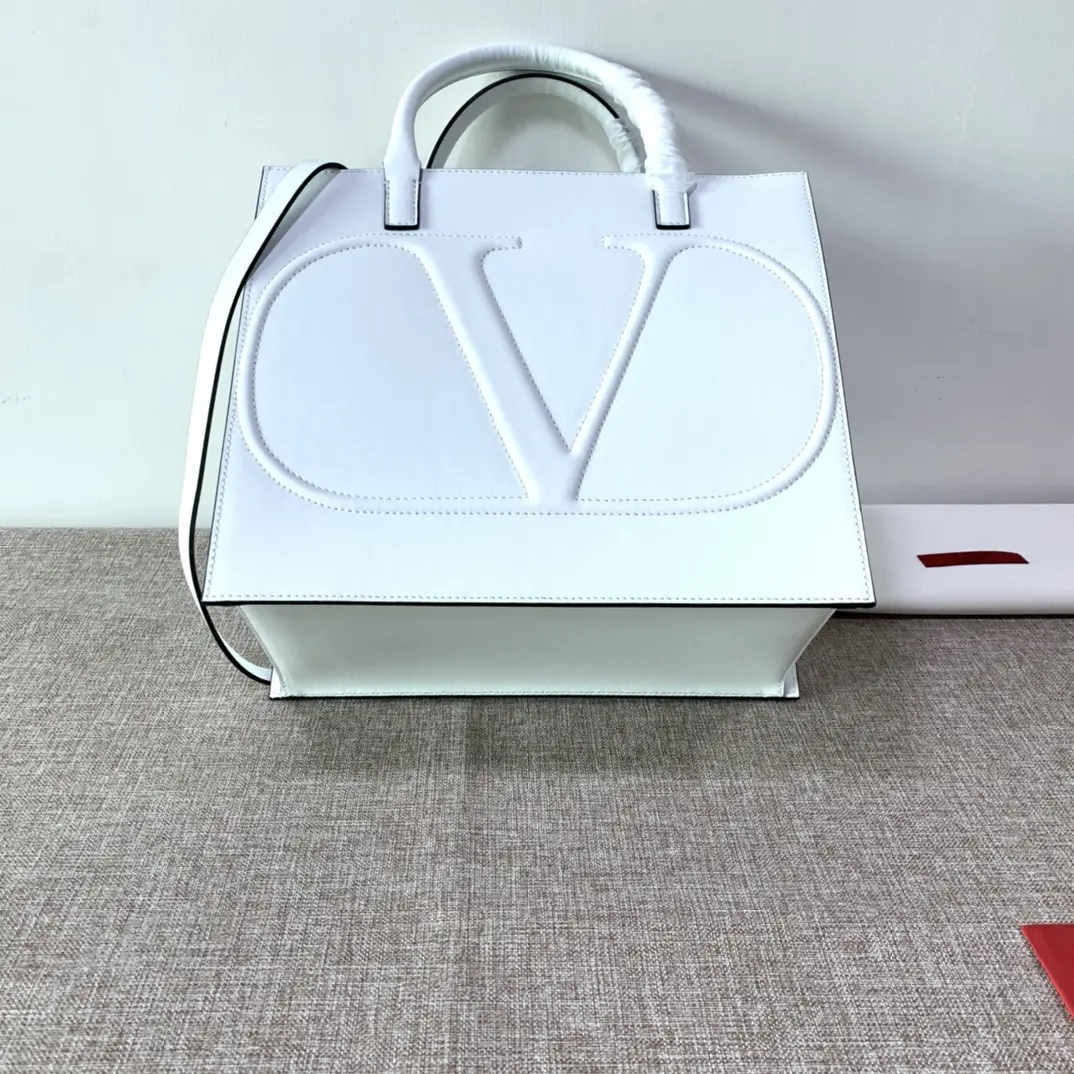 Valen Garavani VLOGO Walk Handbags