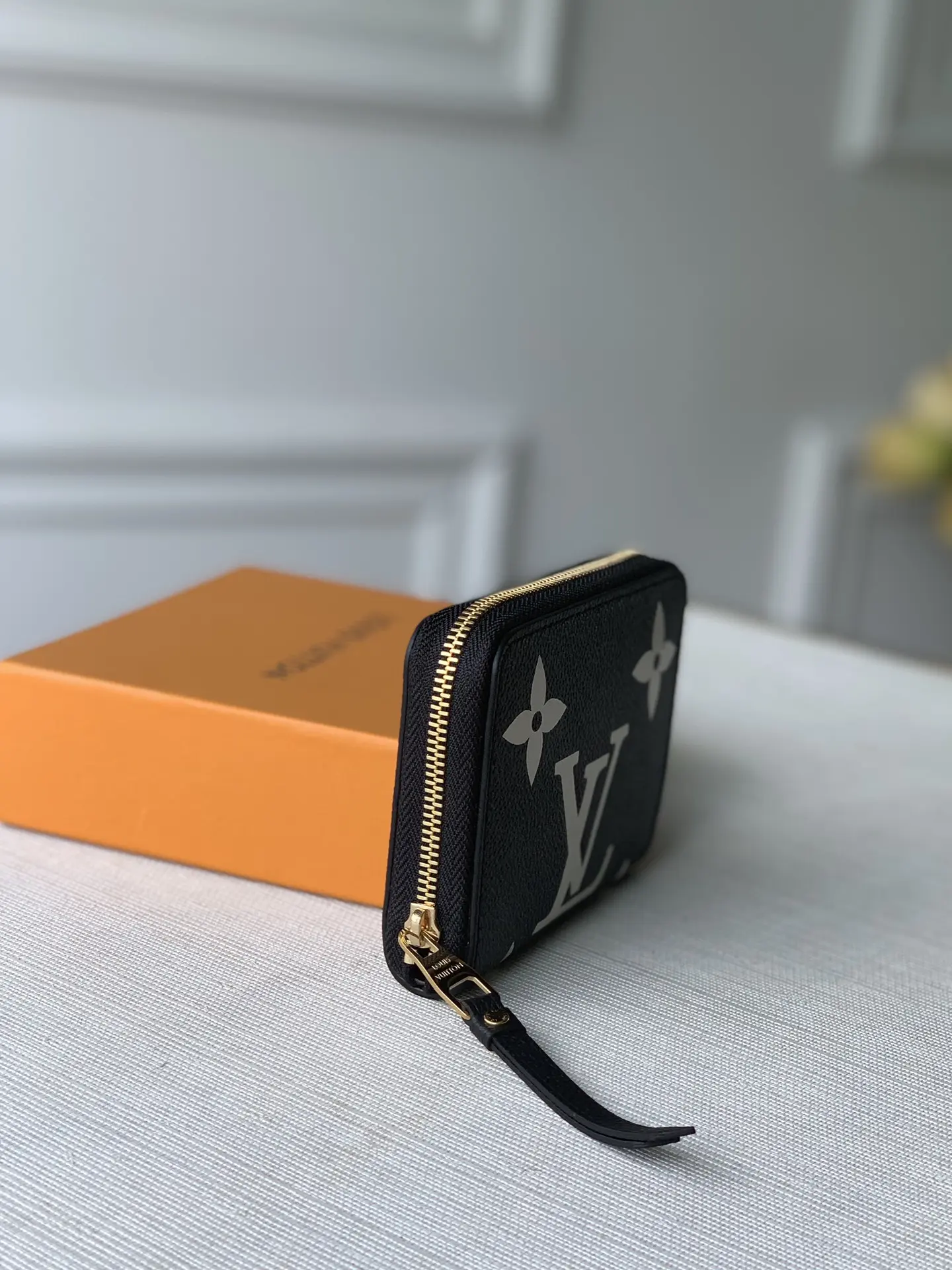 Louis Vuitton ZIPPY Handbags 