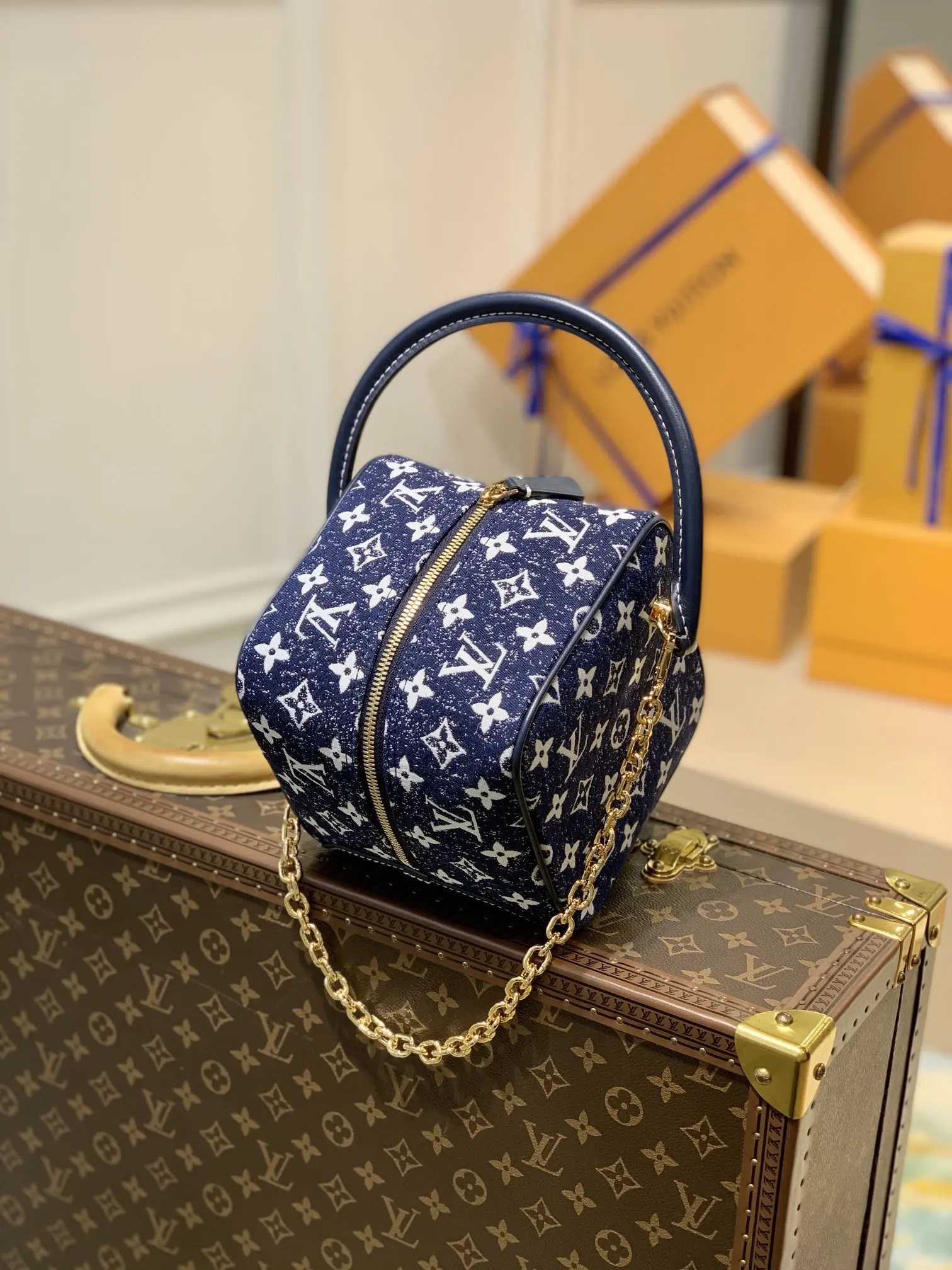 Louis Vuitton SQUARE Handbags 