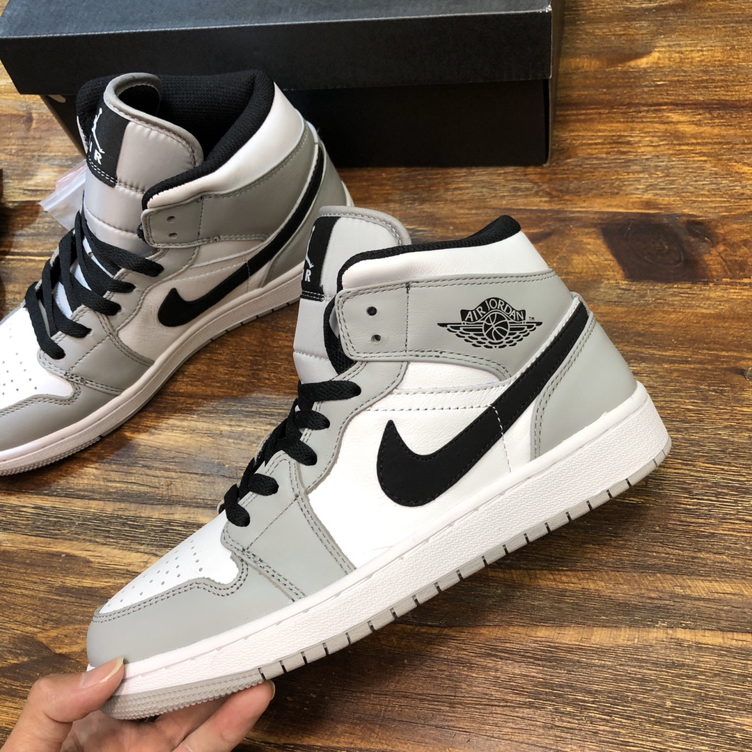 NIKE Air Jordan 1 Middle sneaker