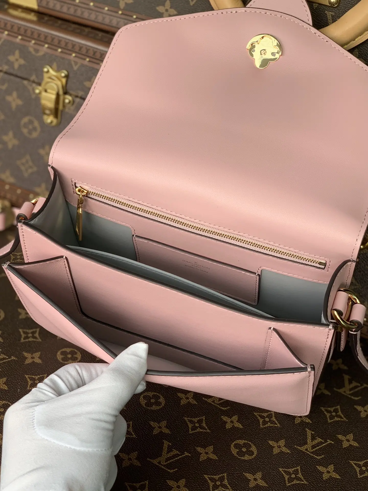 Louis Vuitton Pont 9 Handbags 
