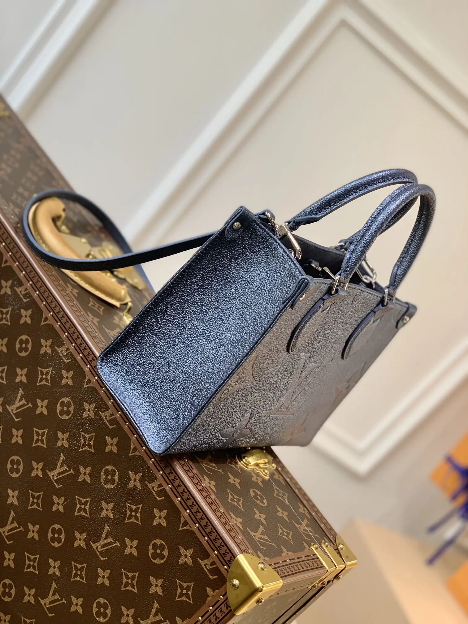 Louis Vuitton Onthego Handbags 