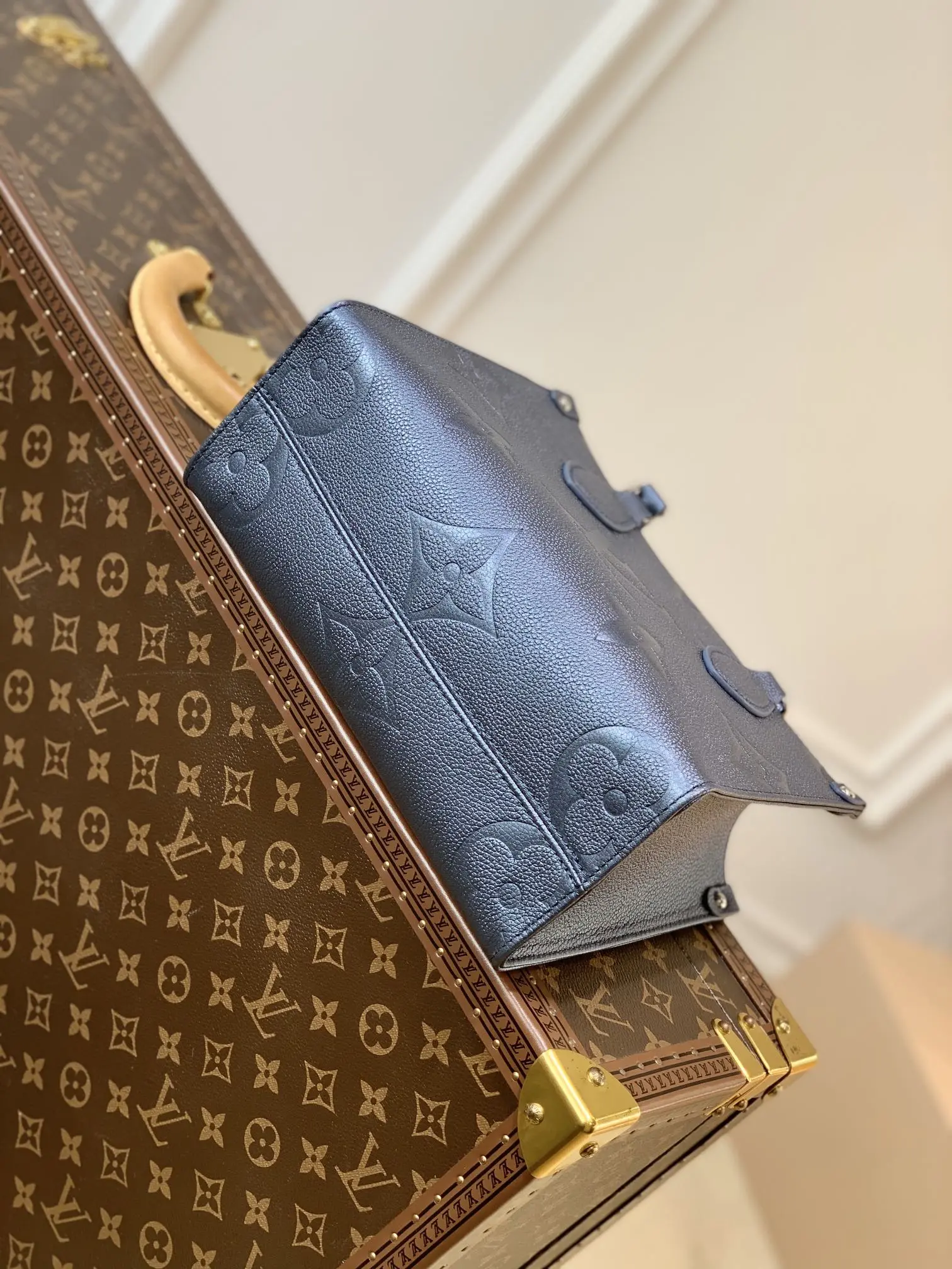 Louis Vuitton Onthego Handbags 