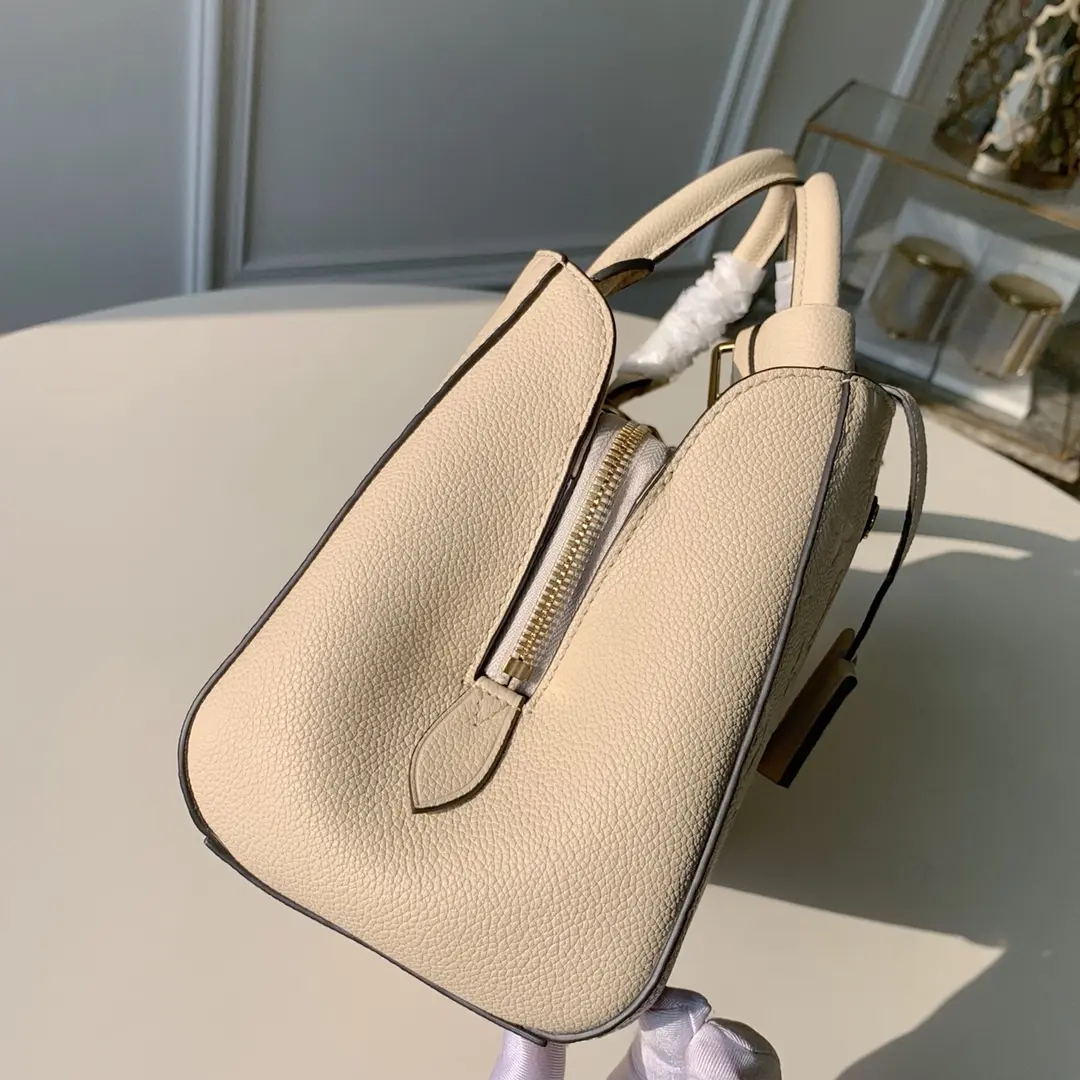 Louis Vuitton Montaigne Handbags 