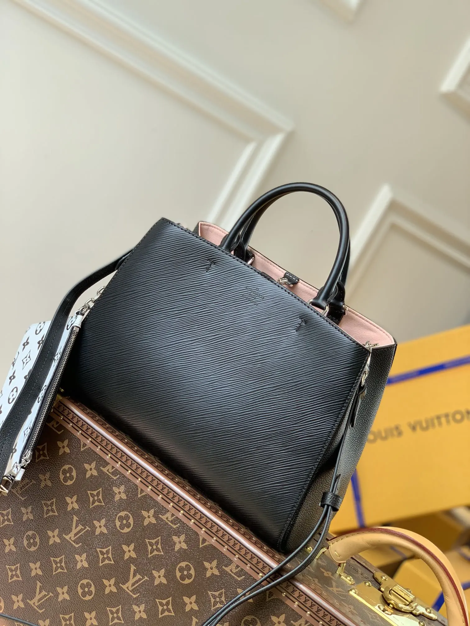 Louis Vuitton Marelle Tote Handbags 