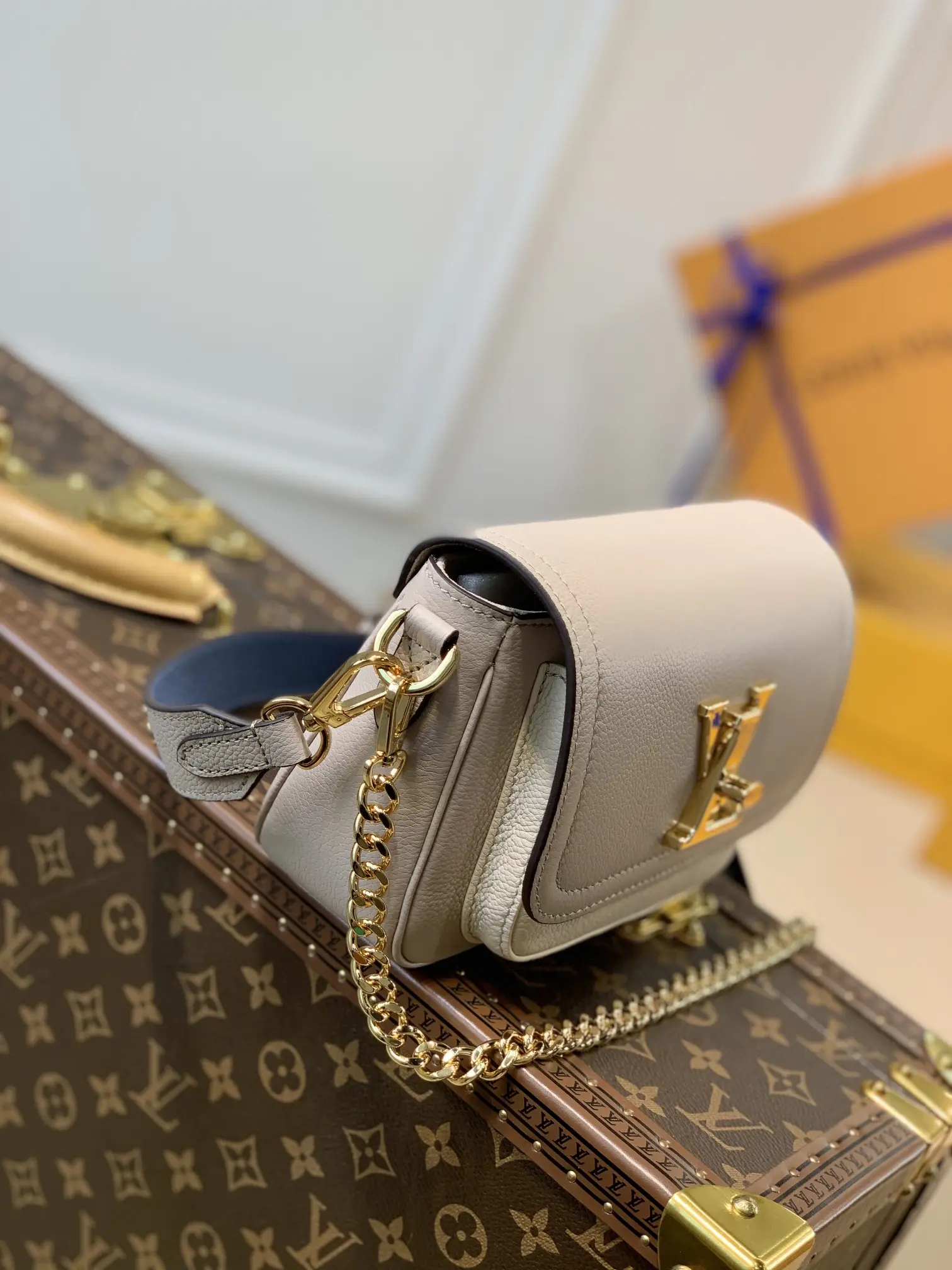 Louis Vuitton Lockme Tender Handbags 