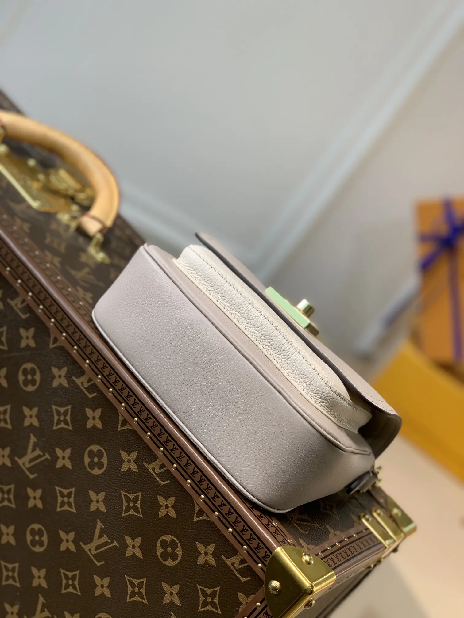 Louis Vuitton Lockme Tender Handbags 