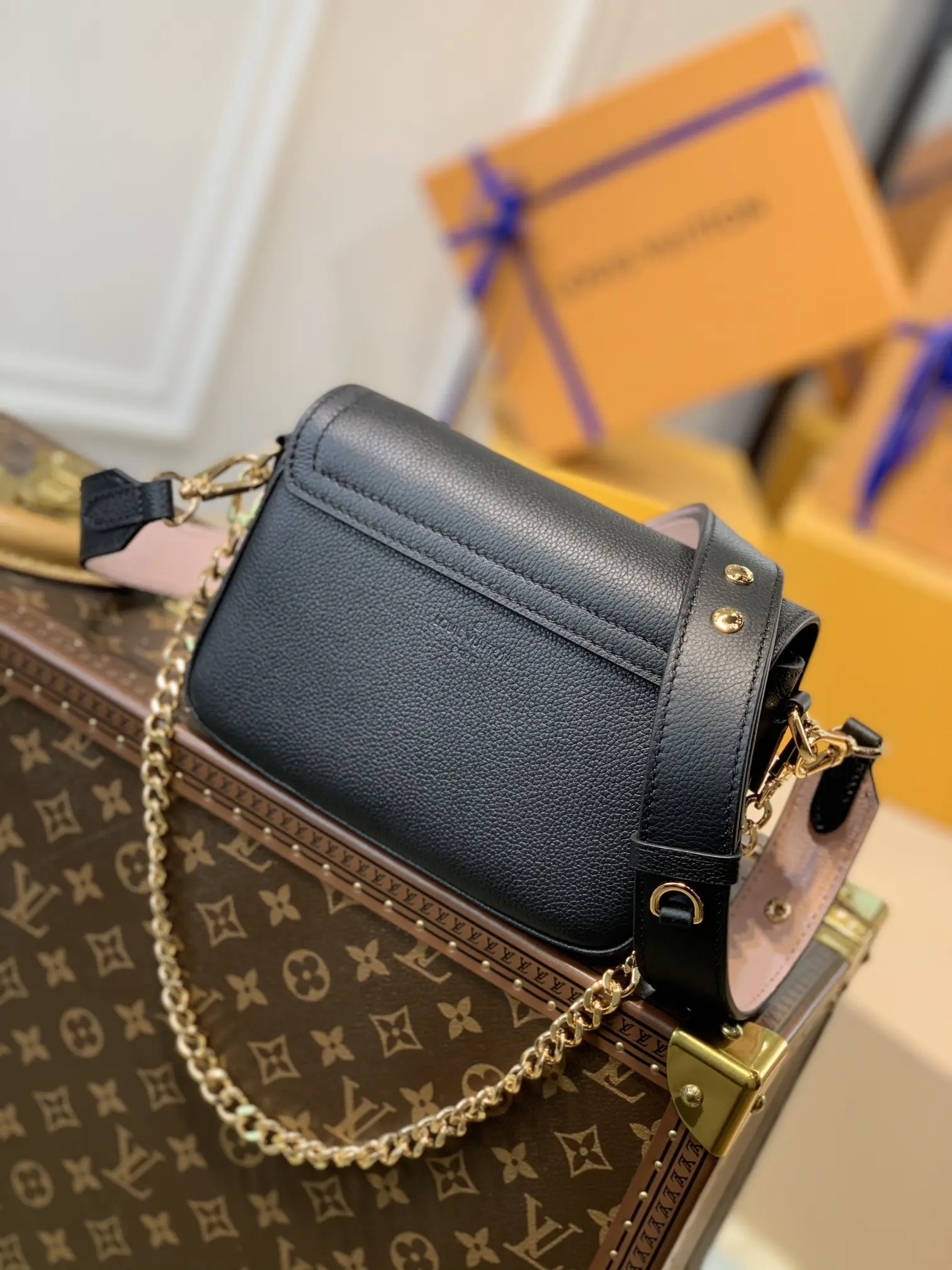 Louis Vuitton Lockme Tender Handbags 