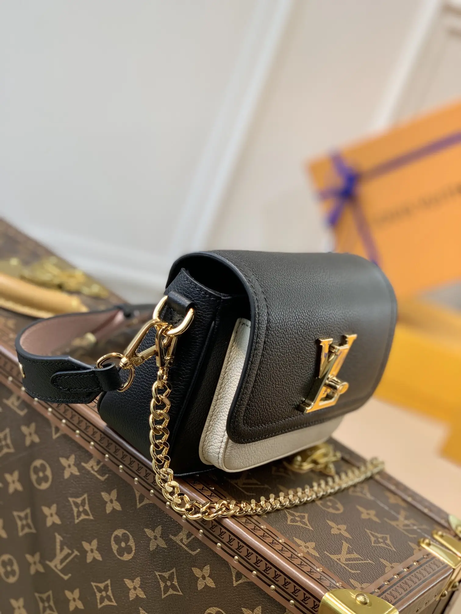 Louis Vuitton Lockme Tender Handbags 