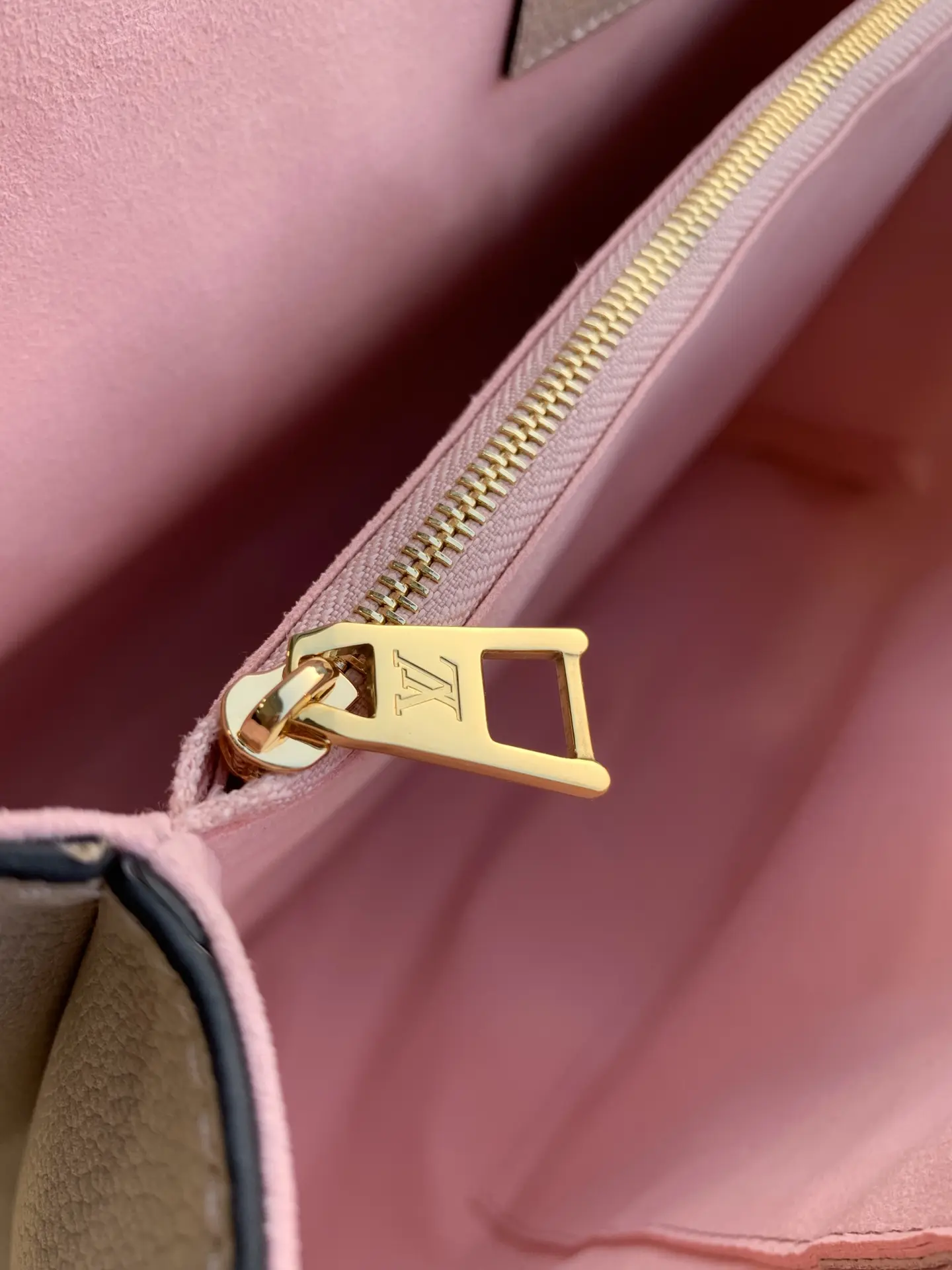 Louis Vuitton Lockme Handbags 