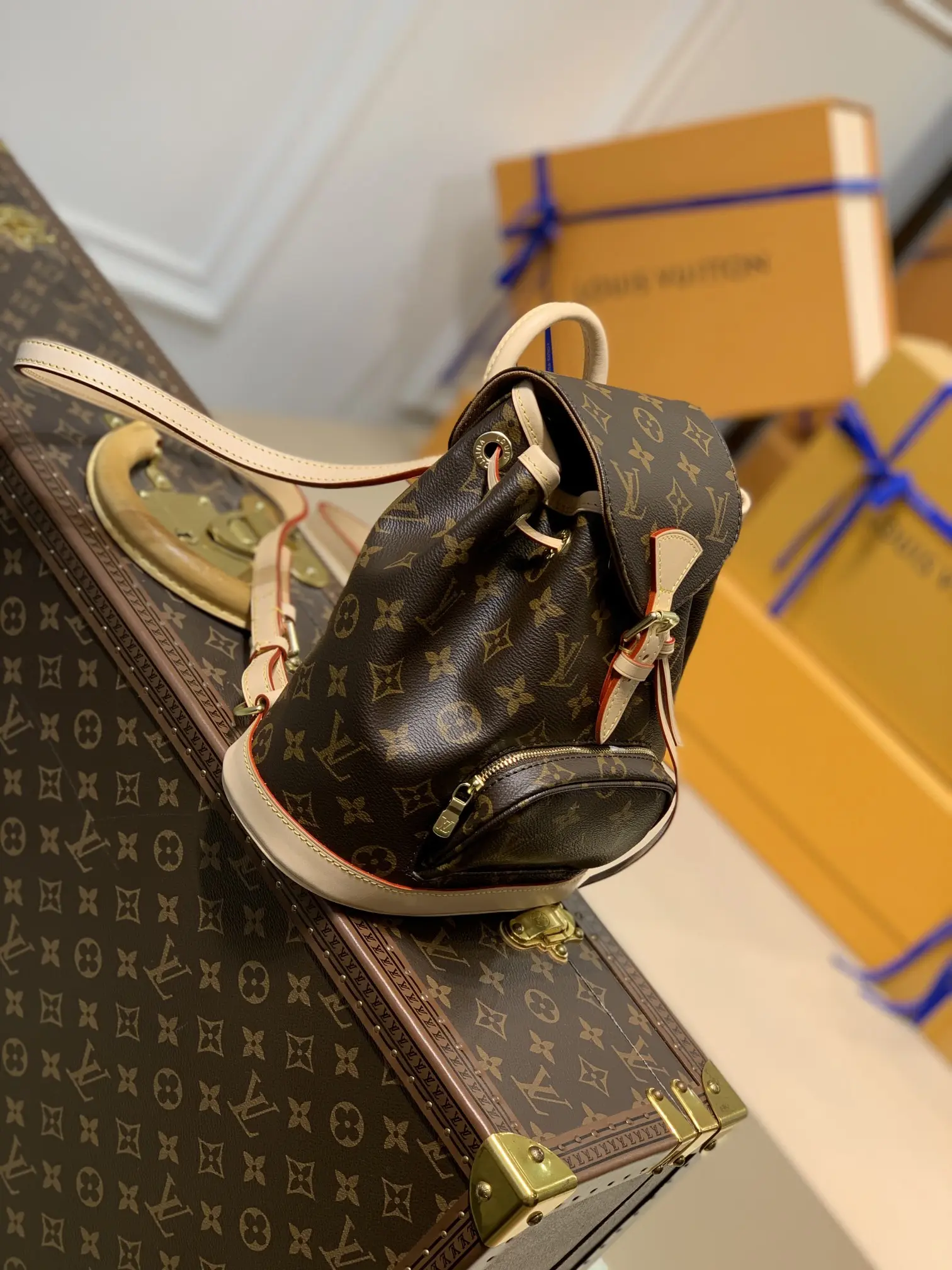 Louis Vuitton Bosphre Handbags 