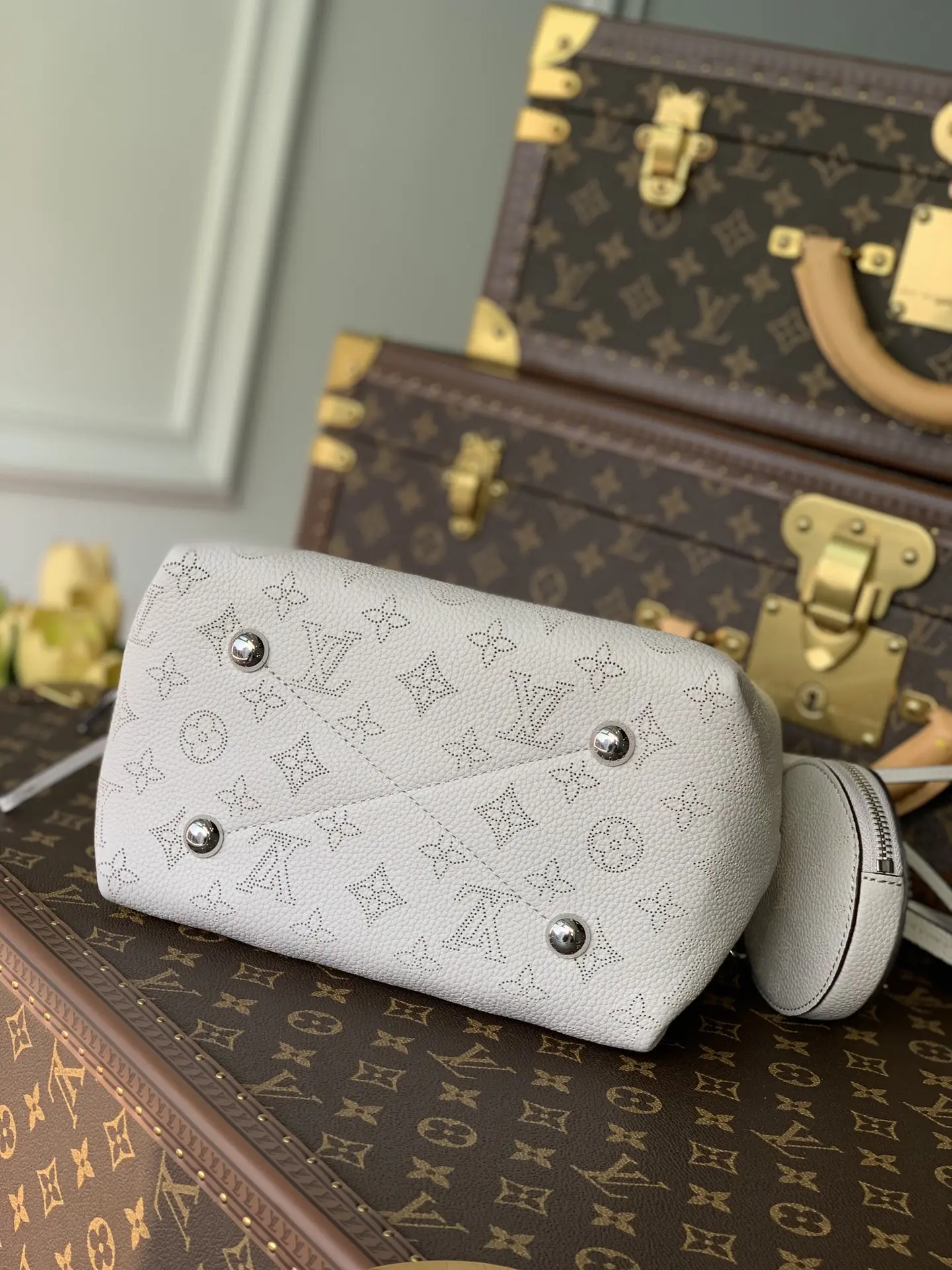 Louis Vuitton Bella Handbags 