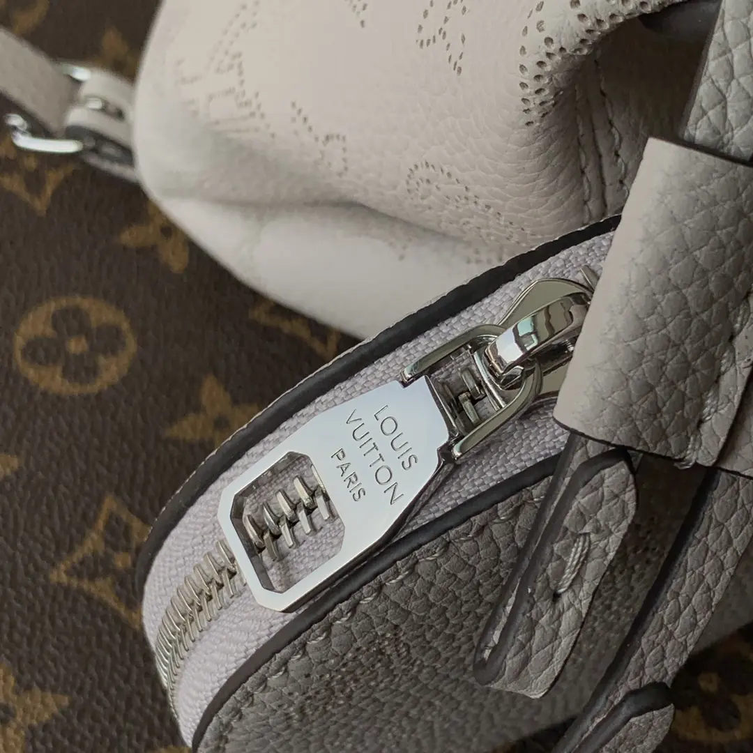 Louis Vuitton Bella Handbags 