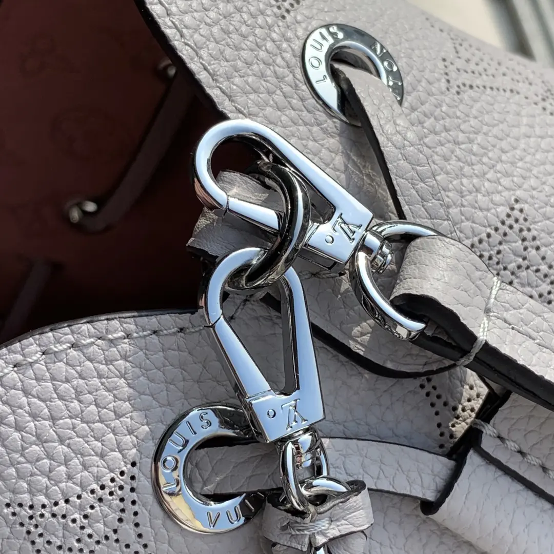 Louis Vuitton Bella Handbags 