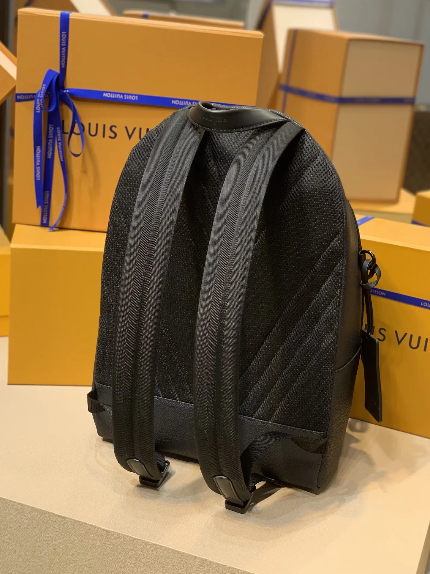 Louis Vuitton Aerogram Handbags 