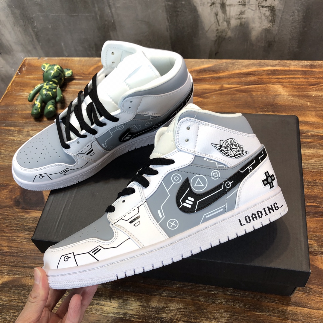 Nike Air Jordan 1 Mid Sneaker