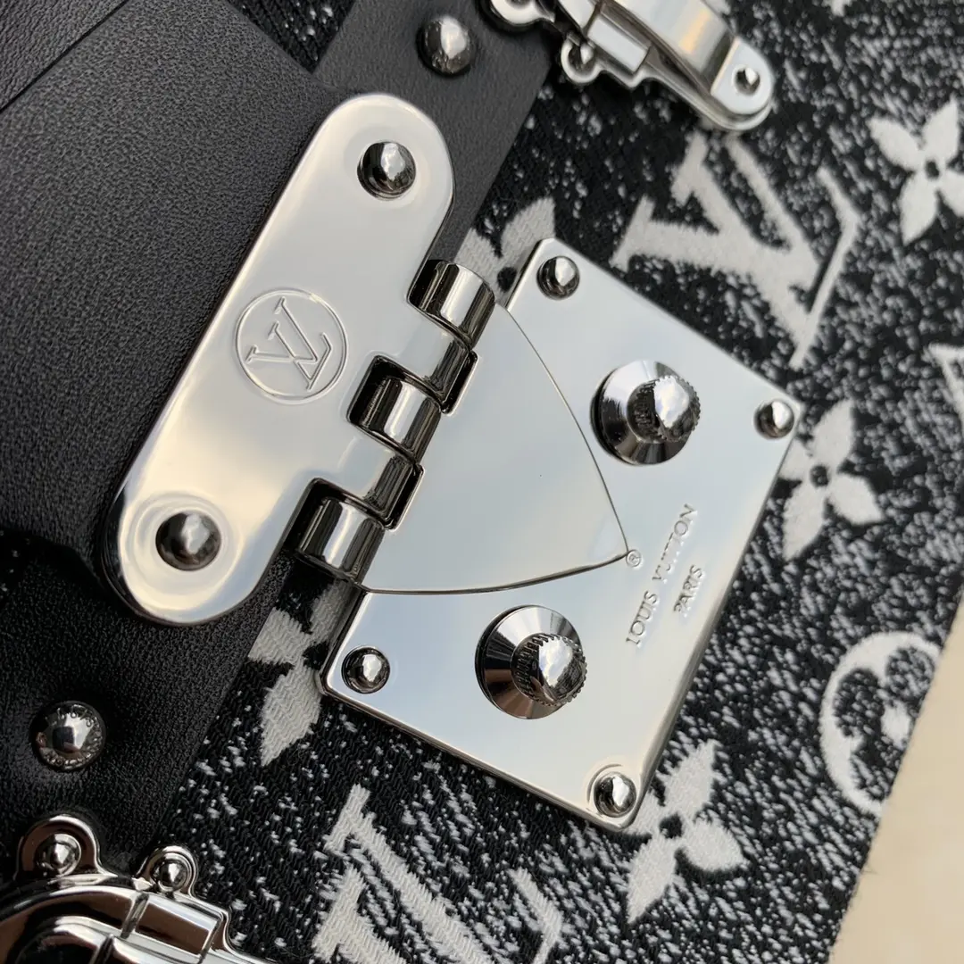Louis Vuitton 2022 Petite Malle Handbags M59363