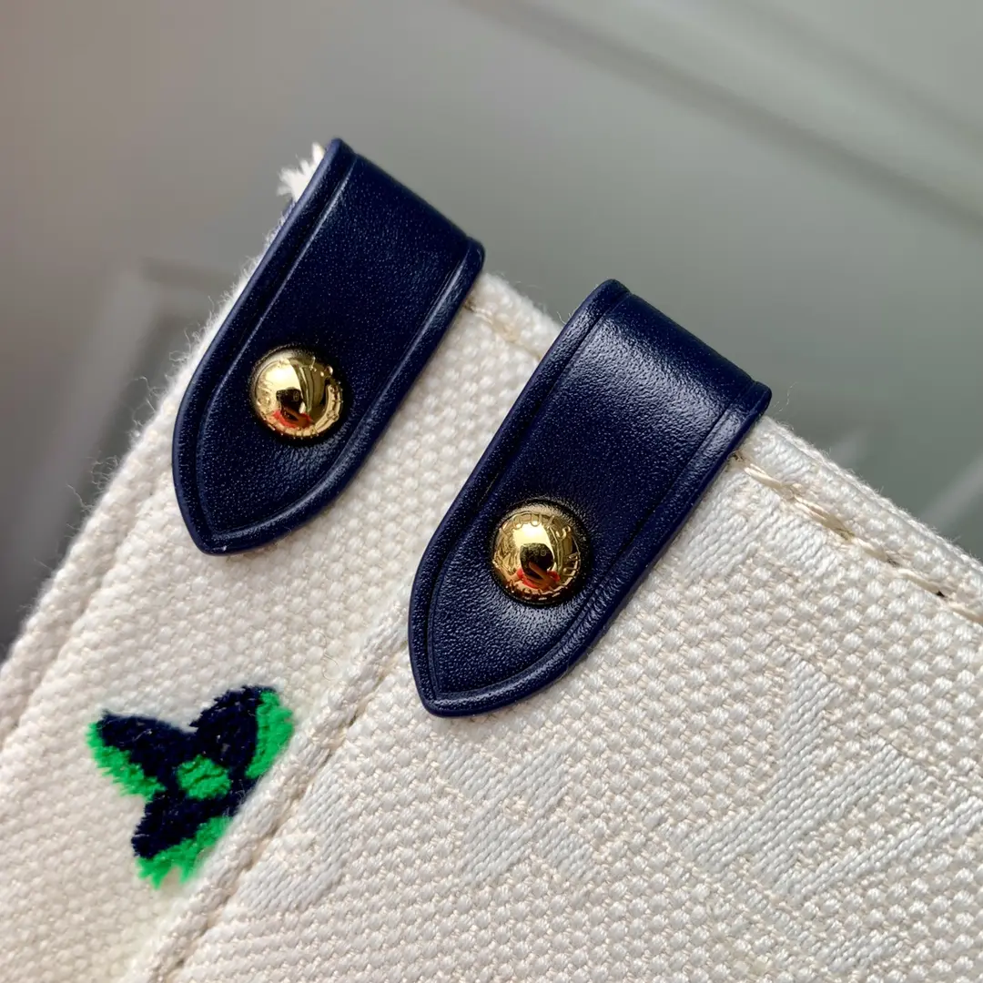 Louis Vuitton 2022 OnTheGo Handbags M20815