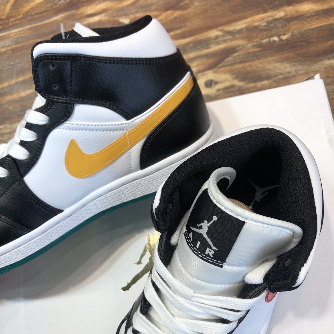 Nike Air Jordan 1 Mid Sneaker