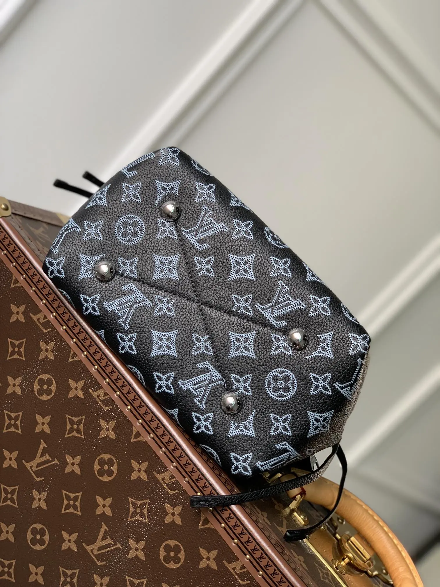 Louis Vuitton 2022 new sling bag