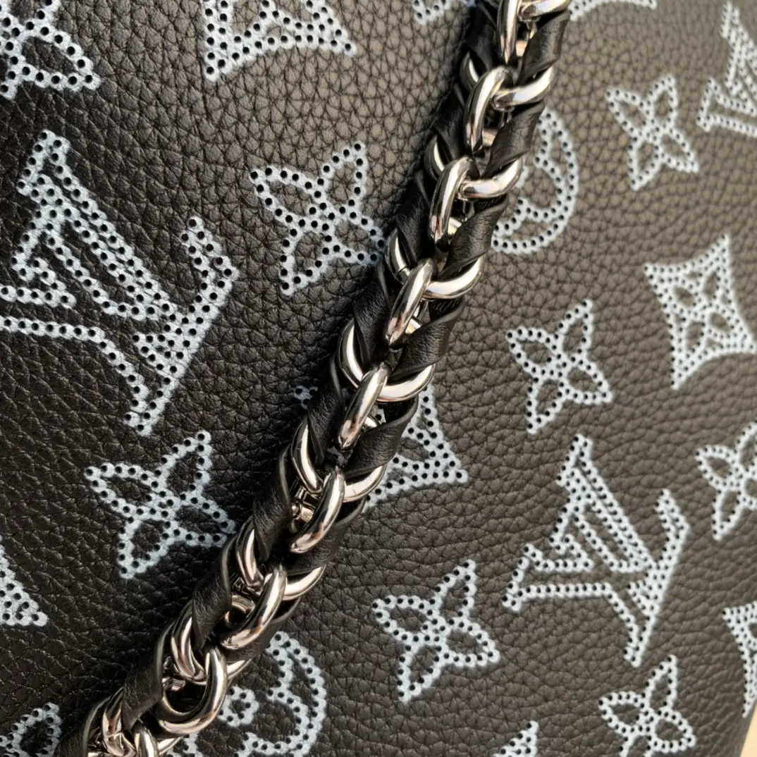 Louis Vuitton 2022 new sling bag