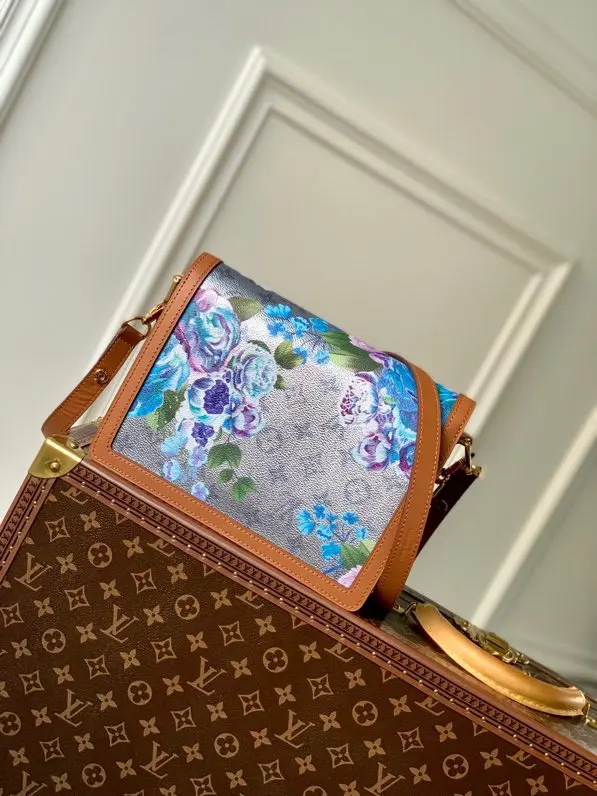 Louis Vuitton 2022 new sling bag