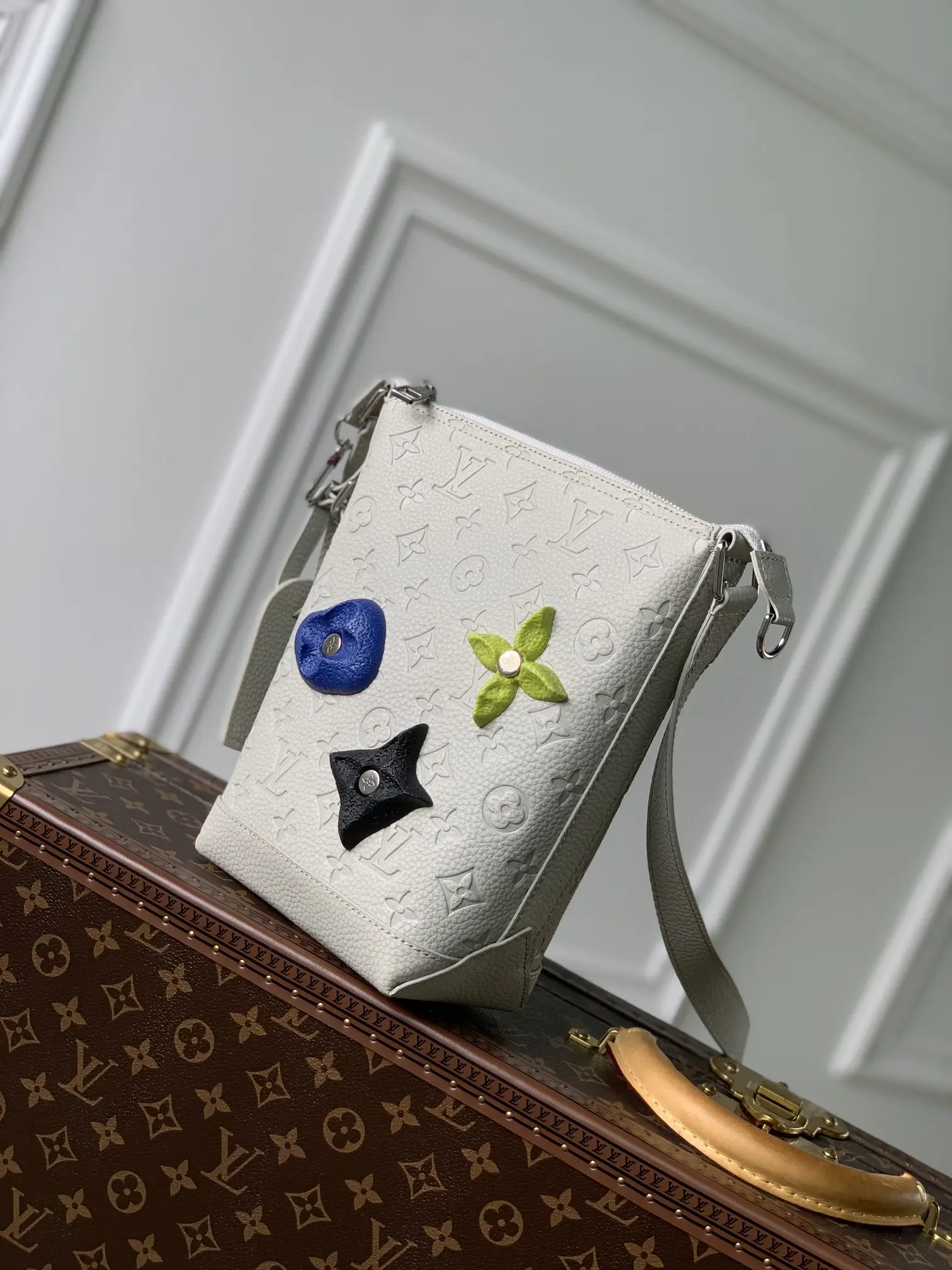 Louis Vuitton 2022 new sling bag