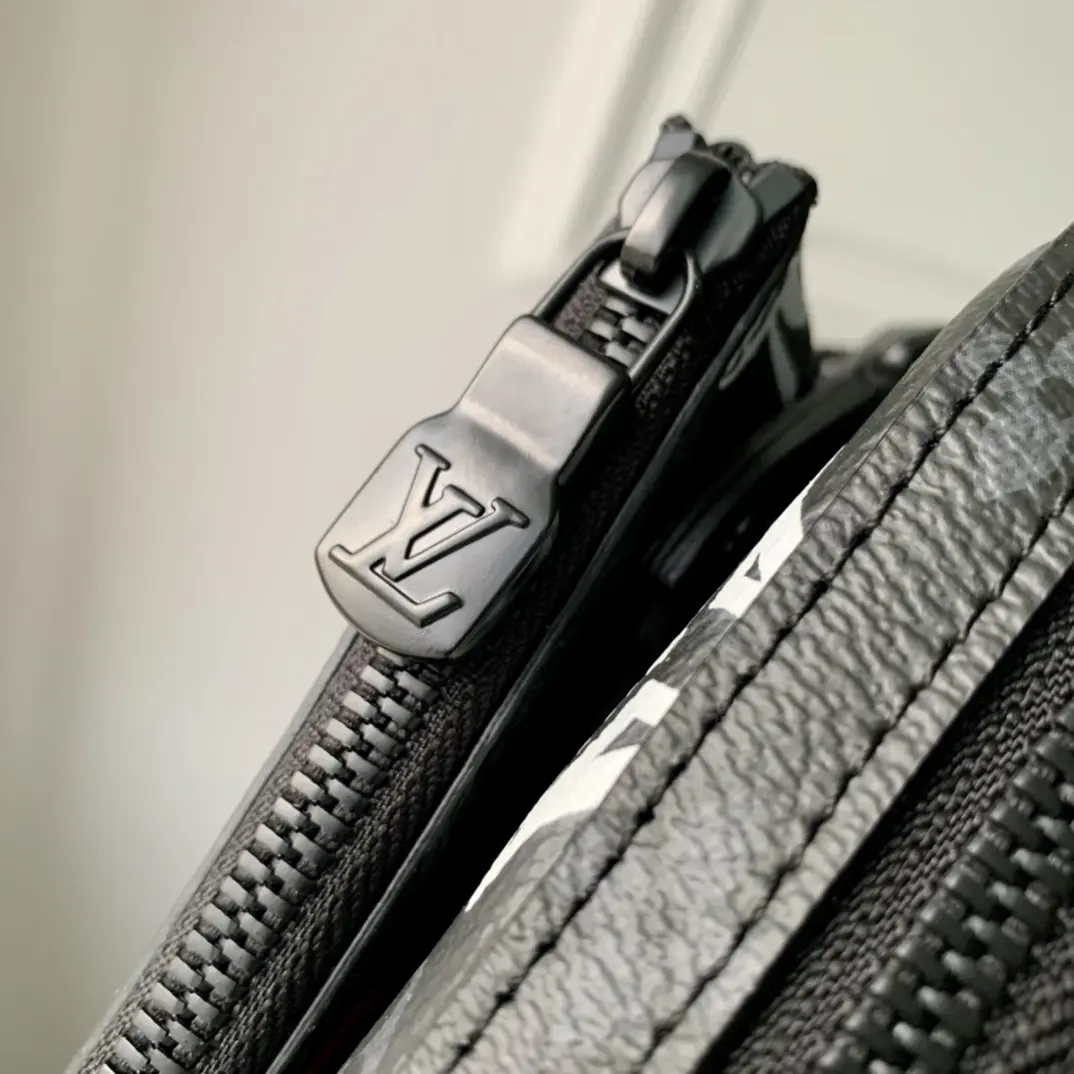 Louis Vuitton 2022 new sling bag