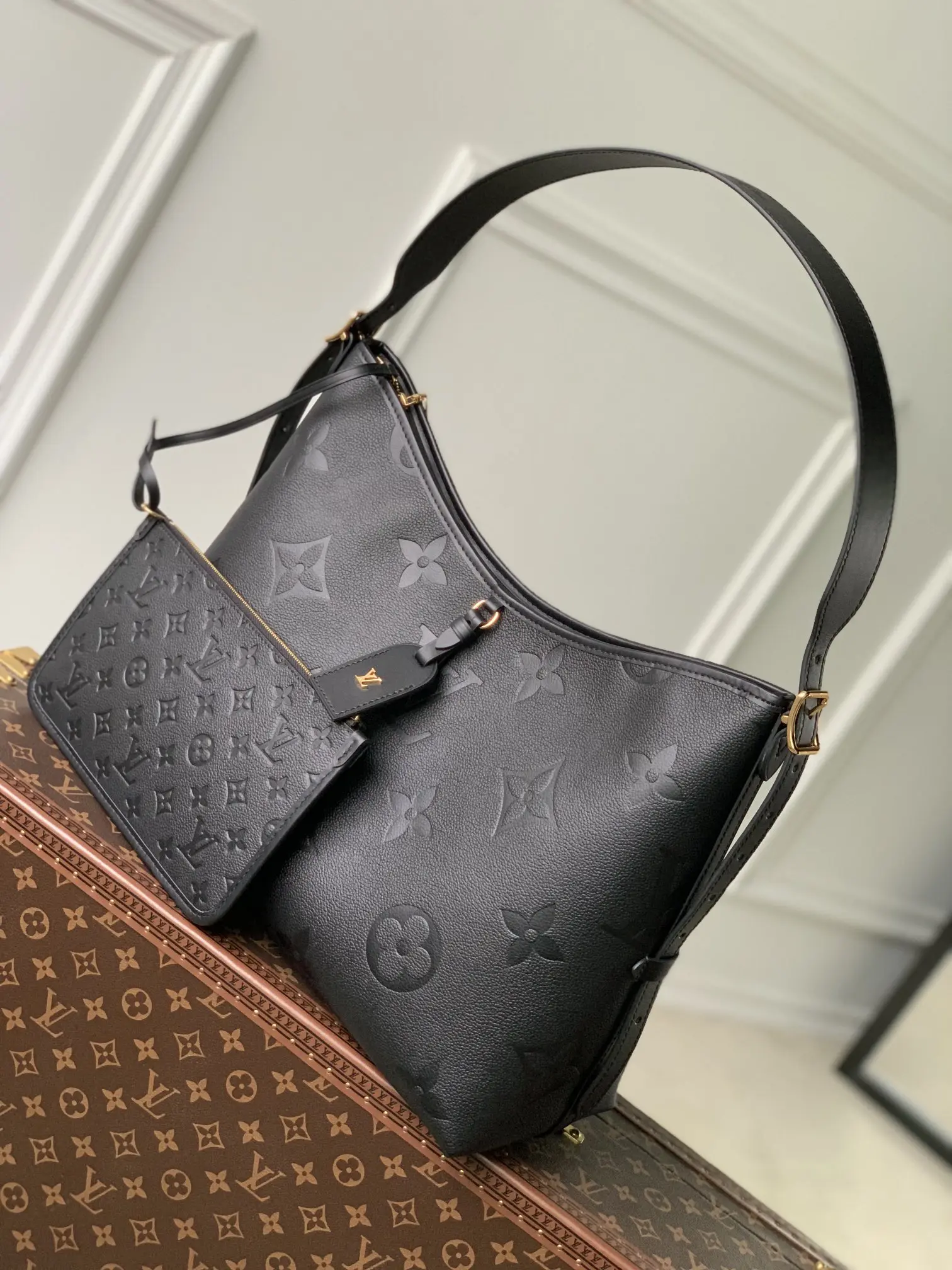 Louis Vuitton 2022 new shoulder bag