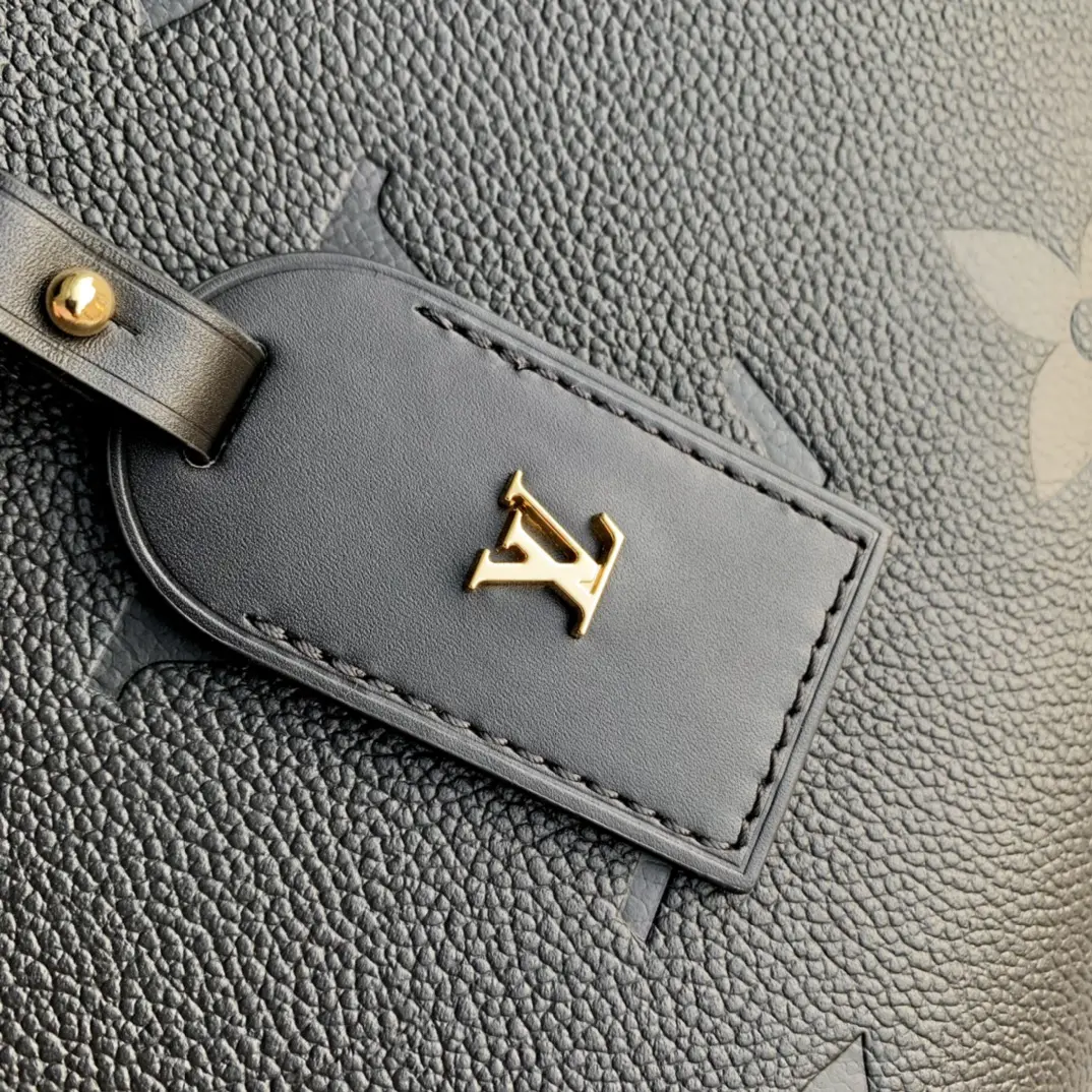 Louis Vuitton 2022 new shoulder bag