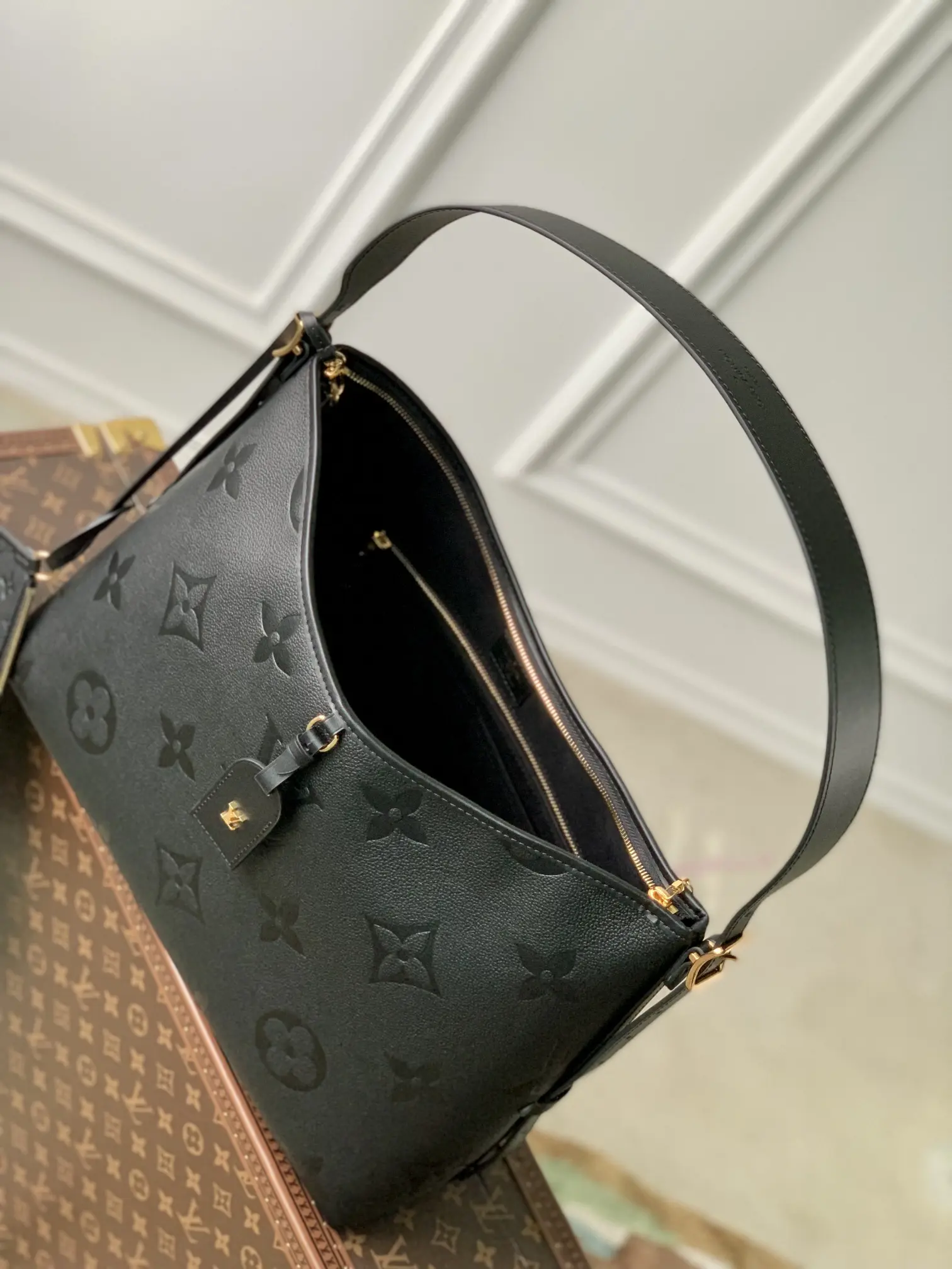 Louis Vuitton 2022 new shoulder bag