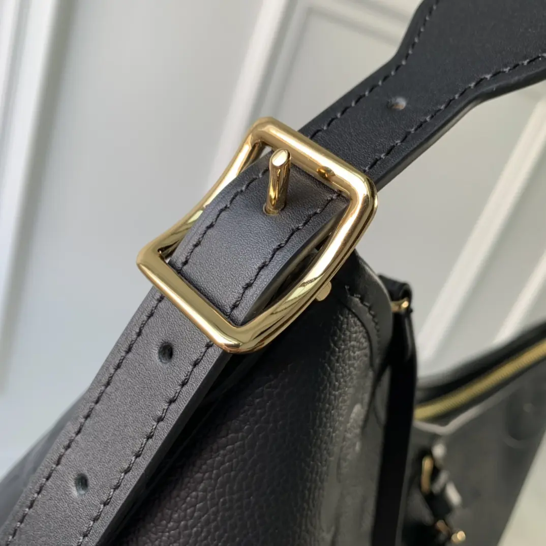 Louis Vuitton 2022 new shoulder bag