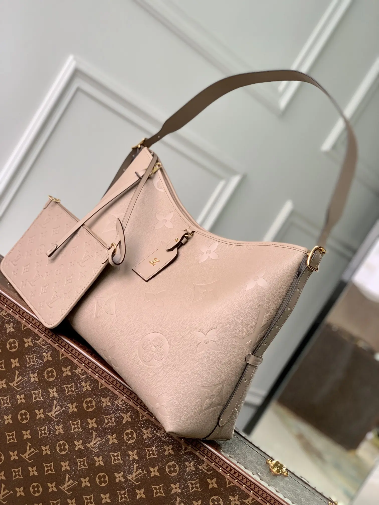 Louis Vuitton 2022 new shoulder bag