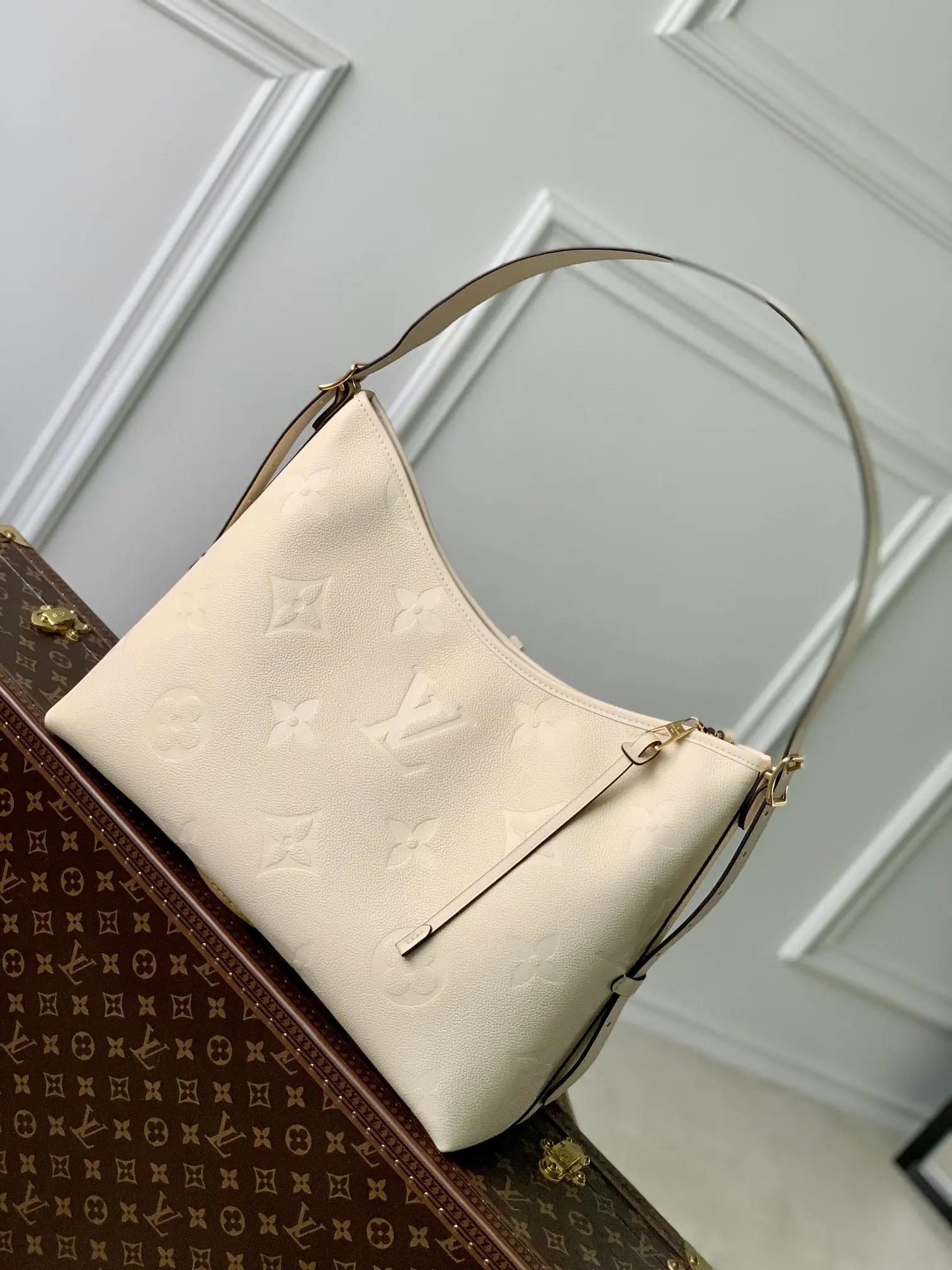 Louis Vuitton 2022 new shoulder bag