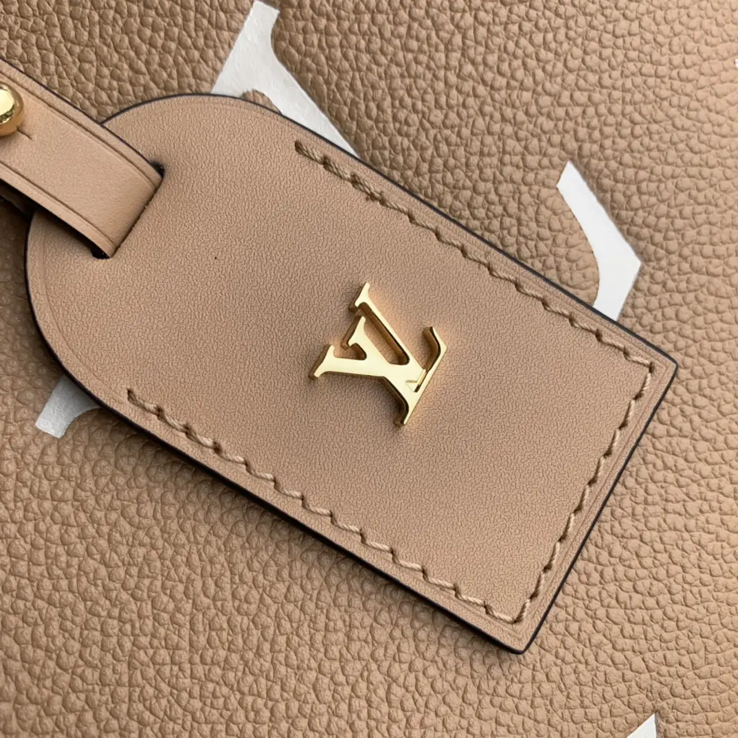 Louis Vuitton 2022 new shoulder bag