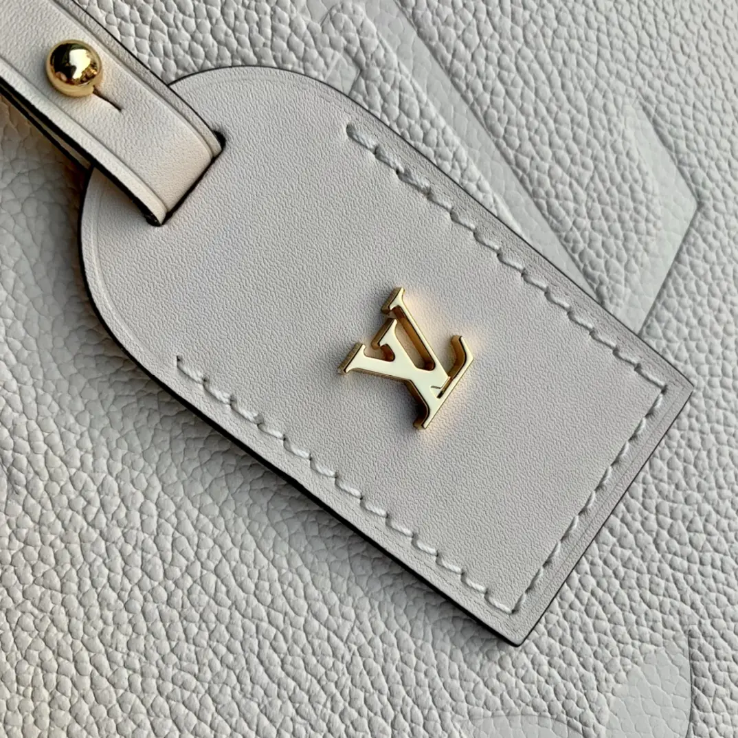 Louis Vuitton 2022 new shoulder bag