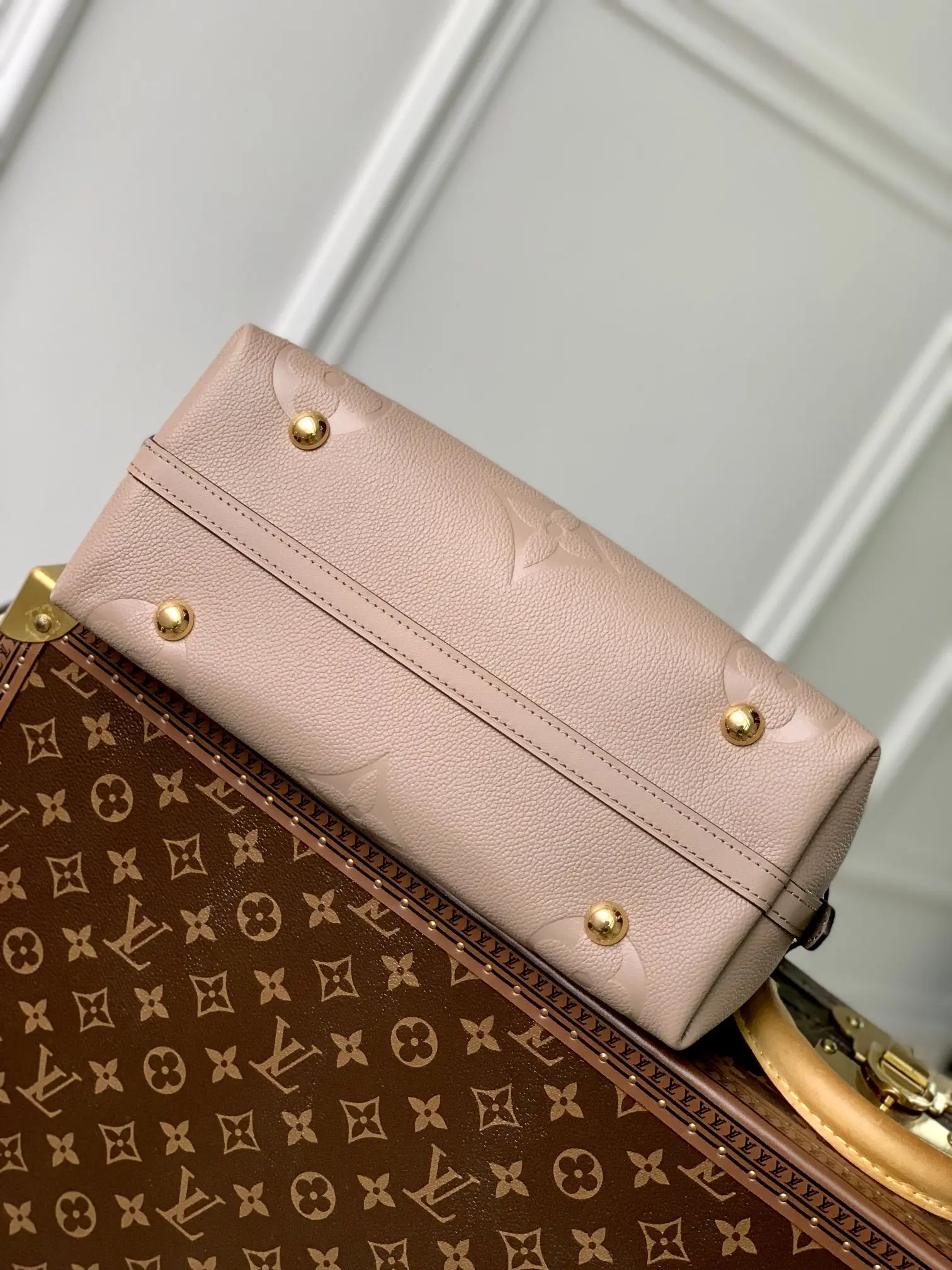 Louis Vuitton 2022 new shoulder bag