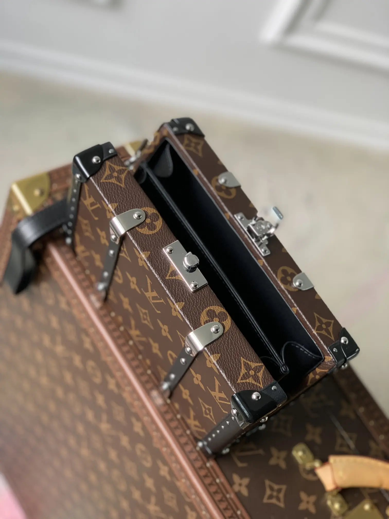 Louis Vuitton 2022 new messenger bag