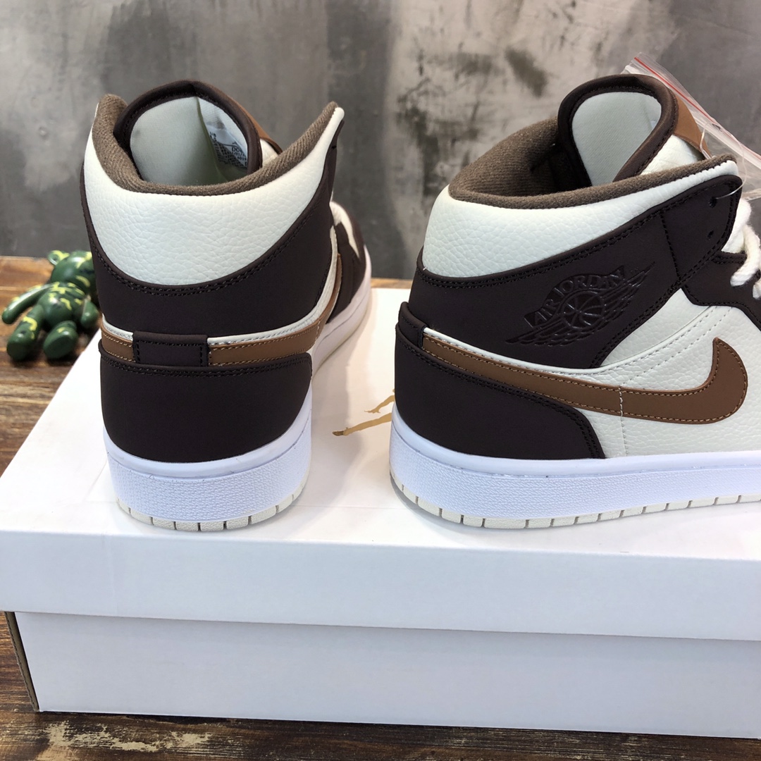 Nike Air Jordan 1 Mid Sneaker