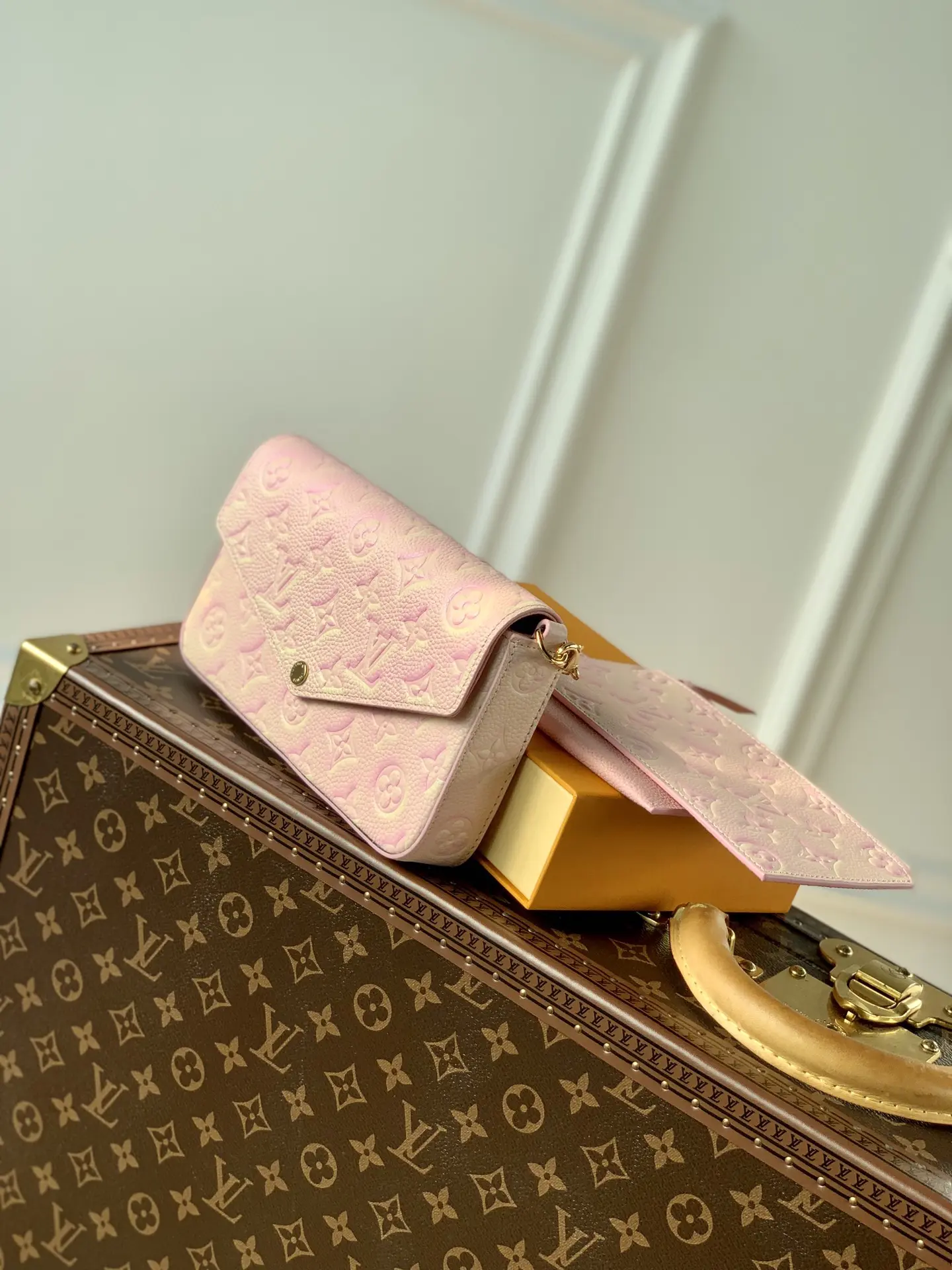 Louis Vuitton 2022 new fashion Small Bags M61276