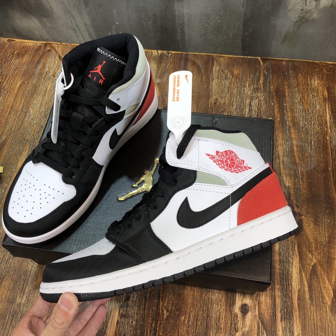 Nike Air Jordan 1 Mid SE Sneaker