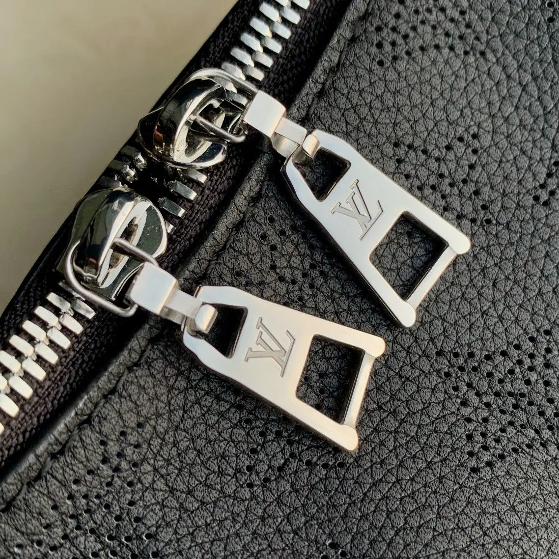 Louis Vuitton 2022 new fashion Small Bags M20703