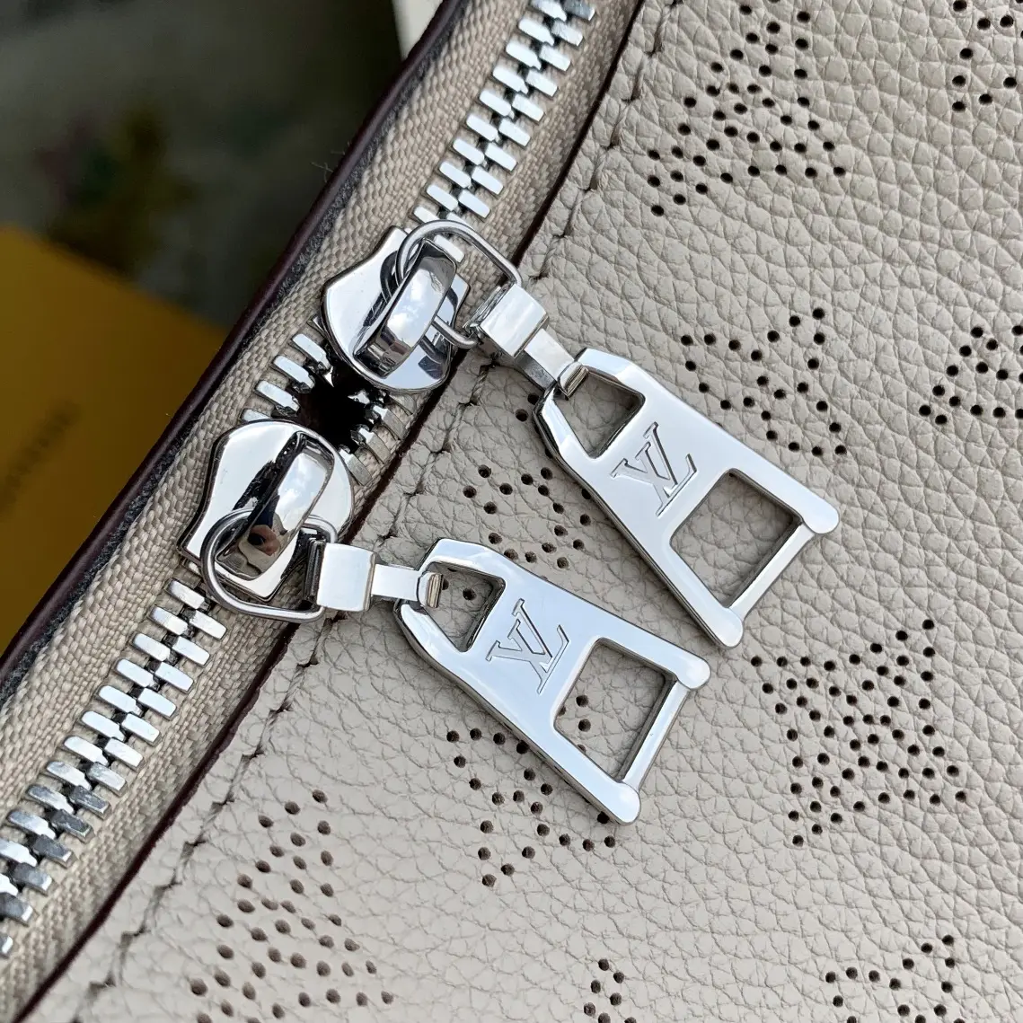 Louis Vuitton 2022 new fashion Small Bags M20701